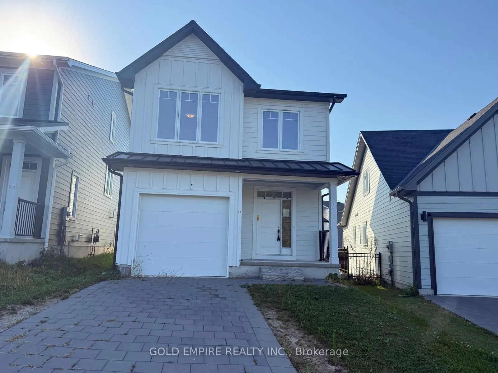 27 Christopher Court, #upper
