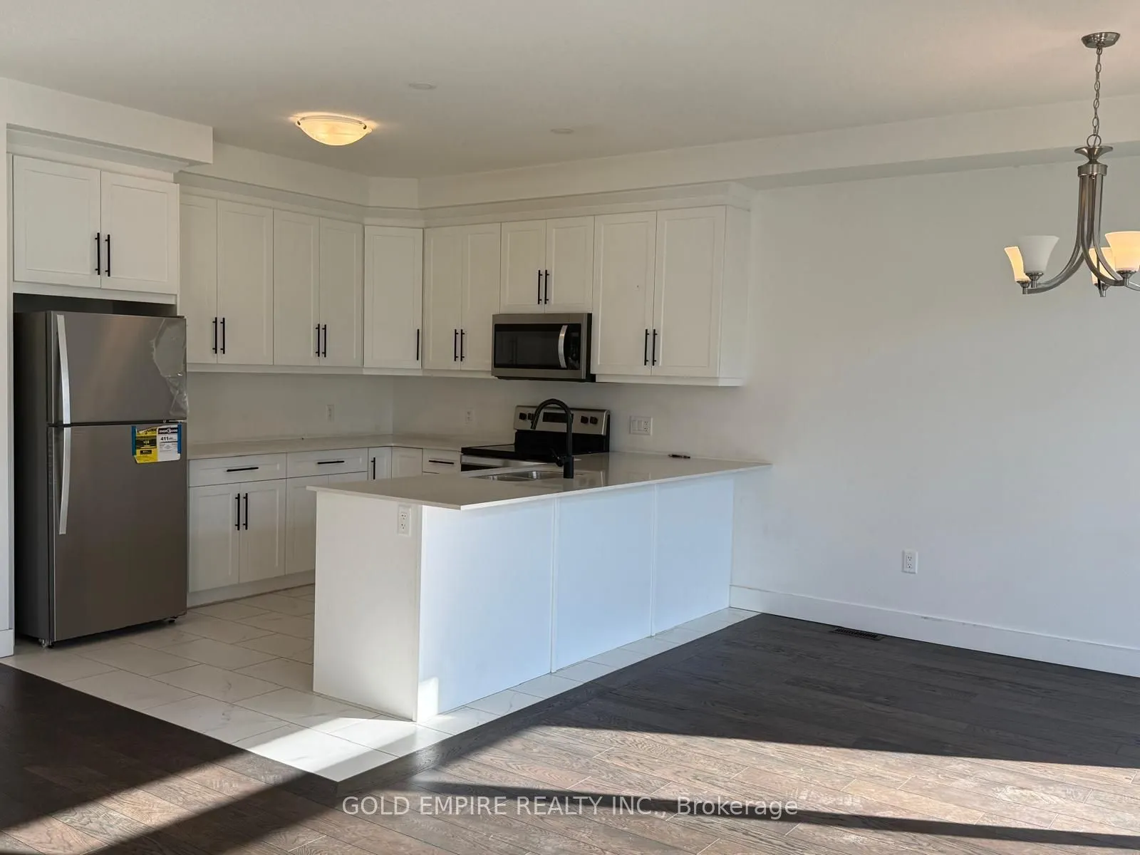 27 Christopher Court, #upper