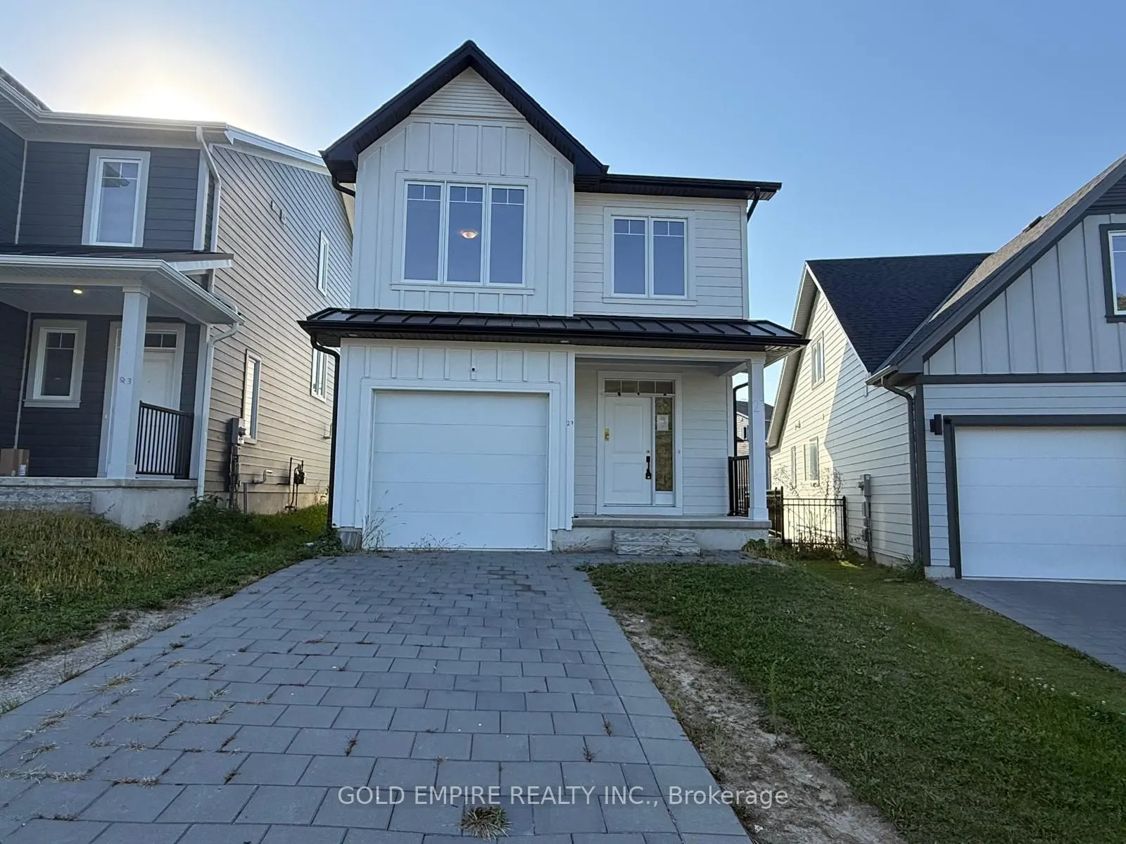 27 Christopher Court, #upper