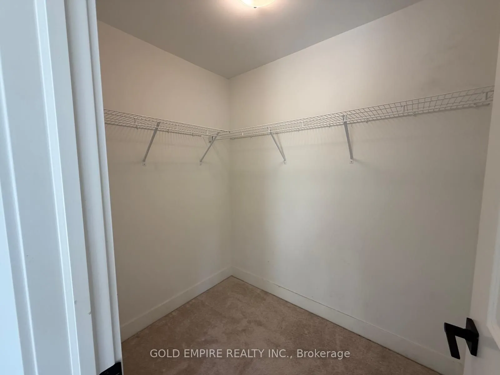 27 Christopher Court, #upper