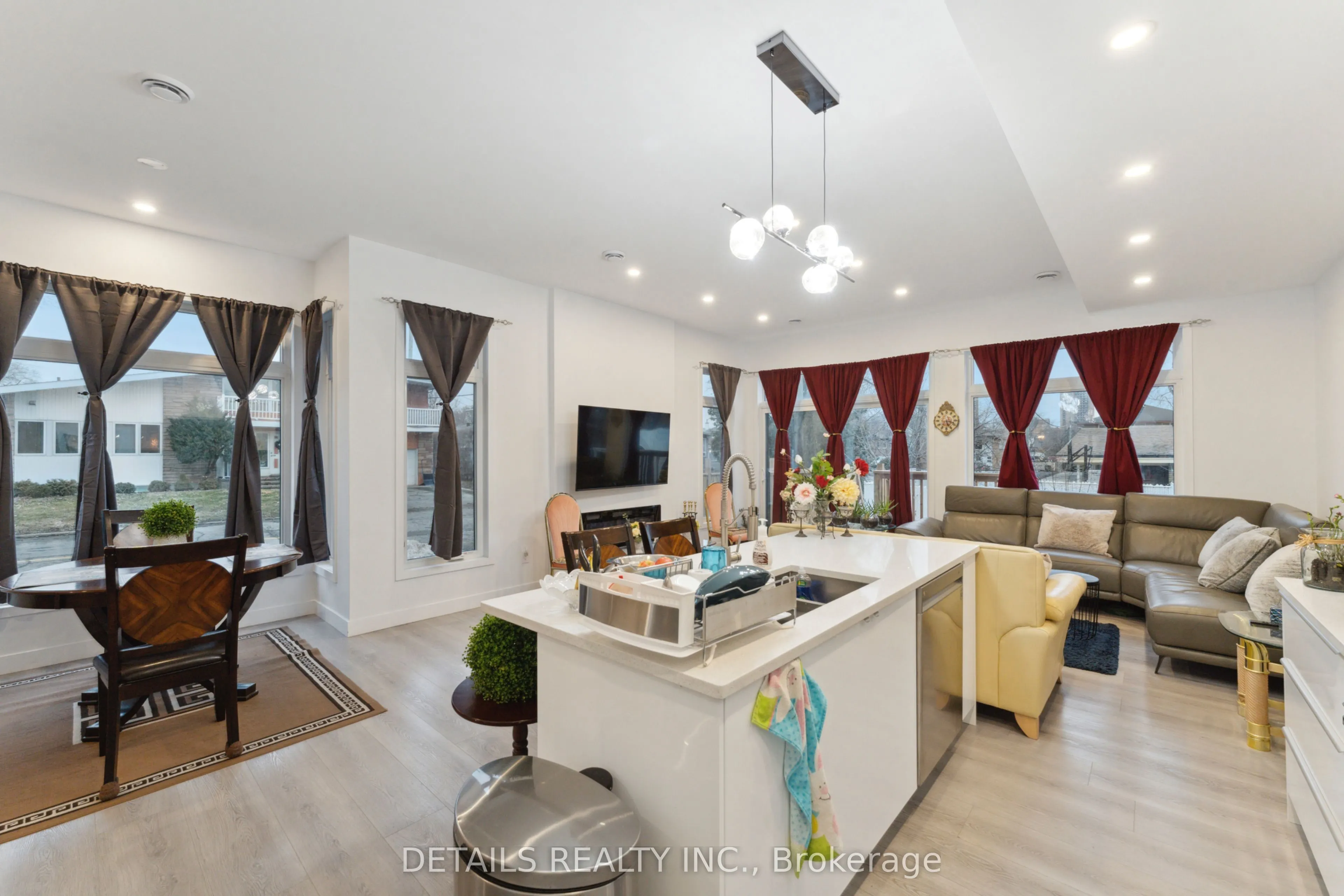 137 Duford Street, #A