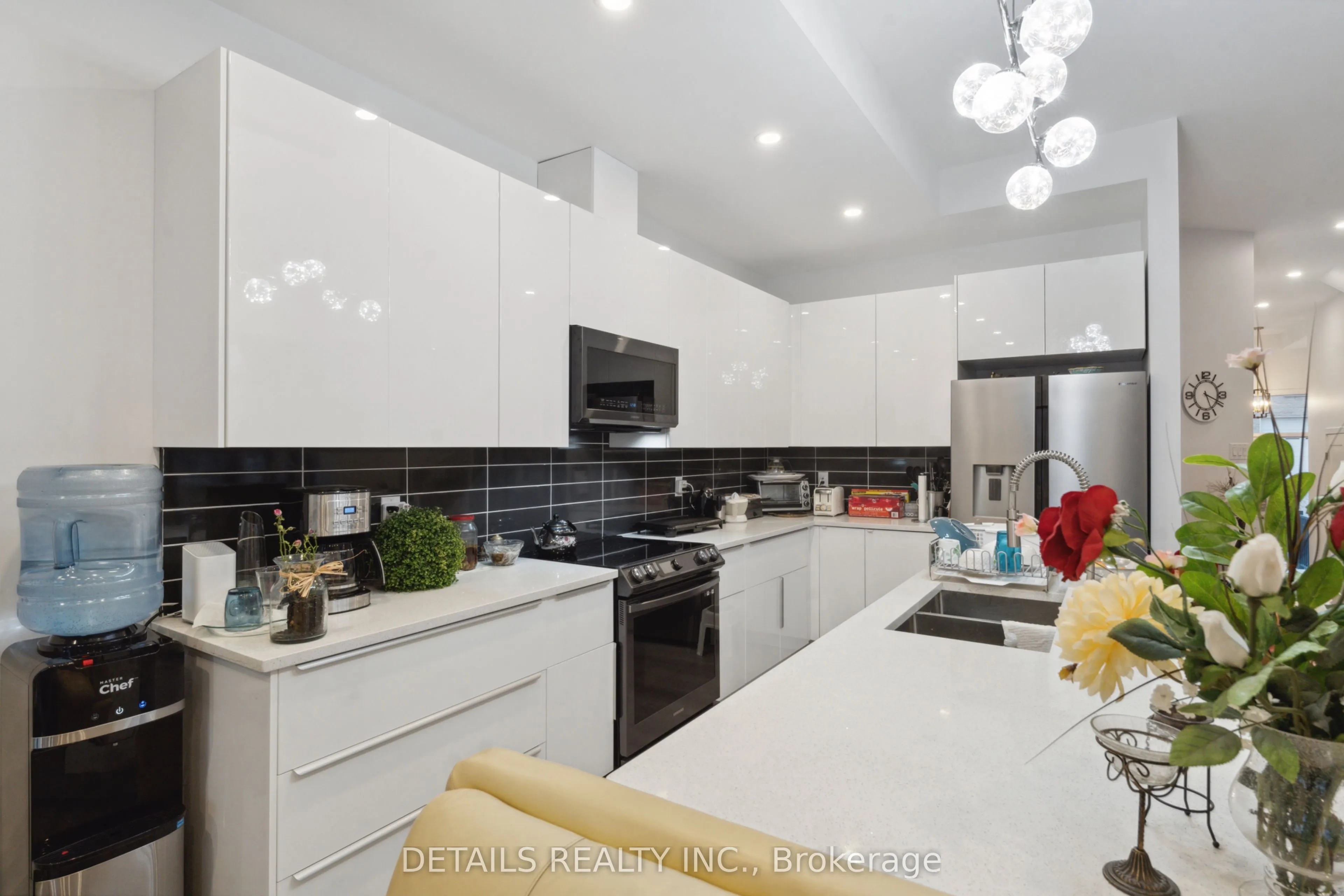 137 Duford Street, #A