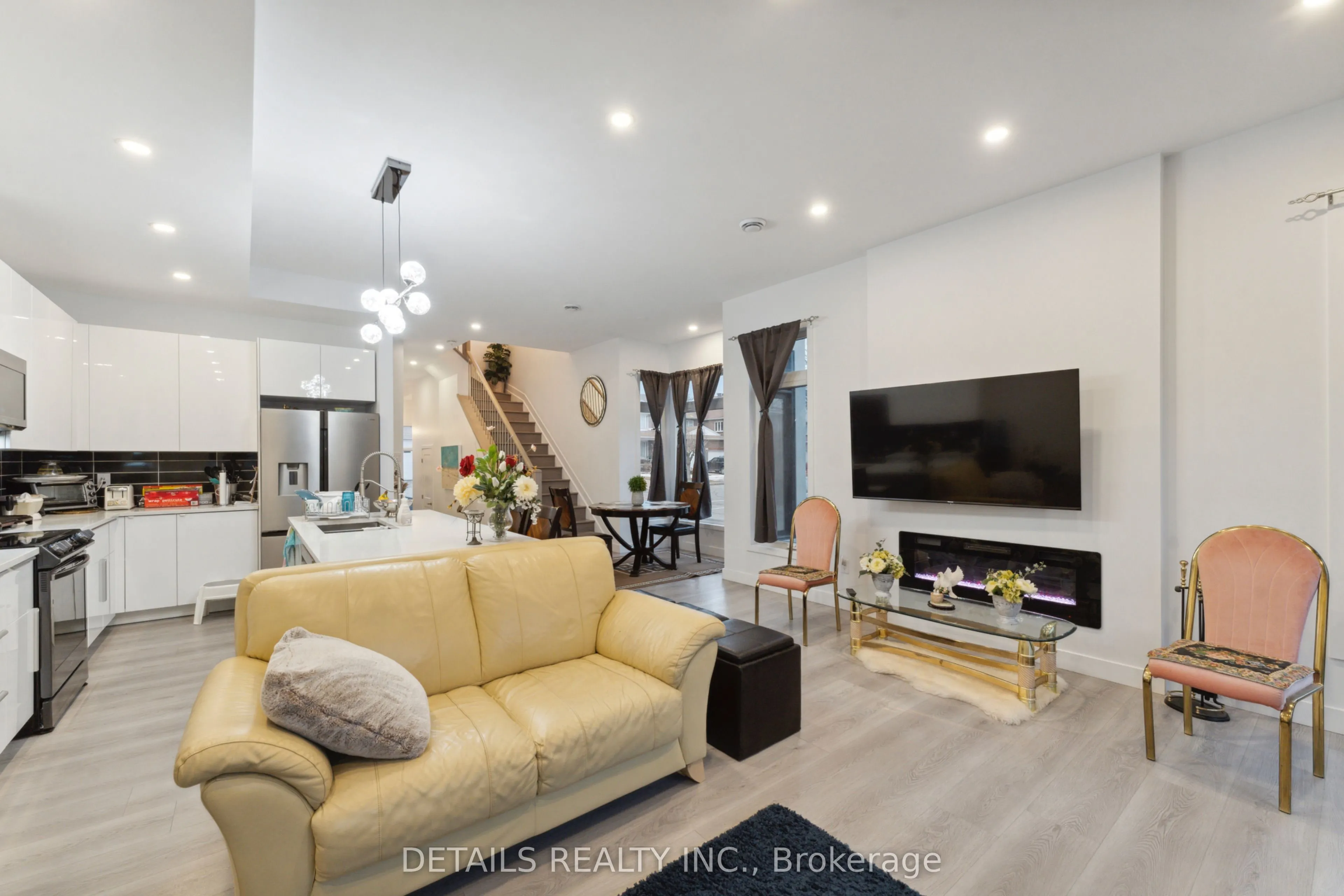 137 Duford Street, #A