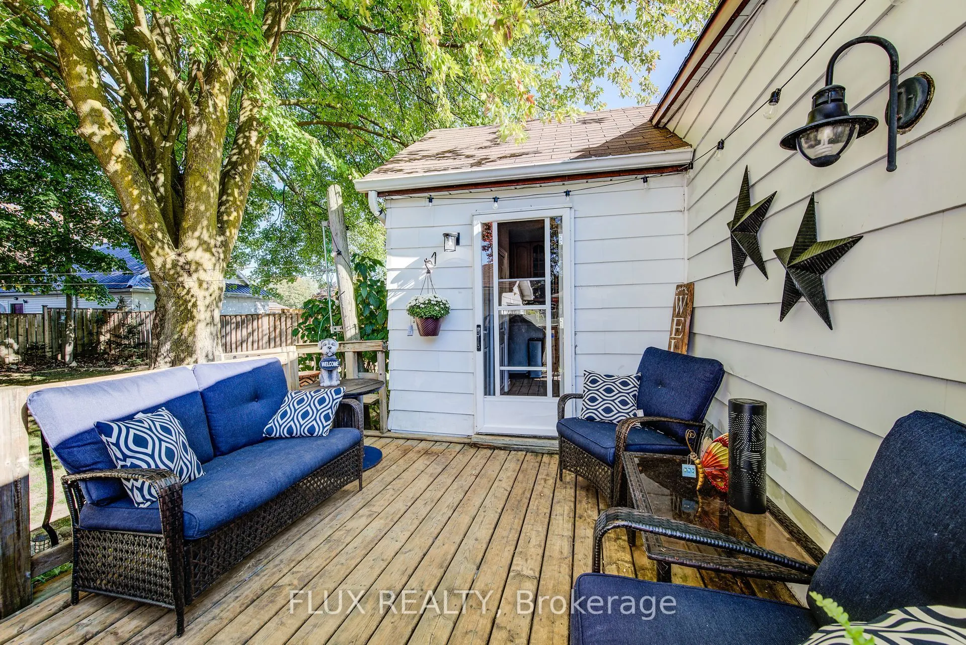 379 Livingstone Avenue N