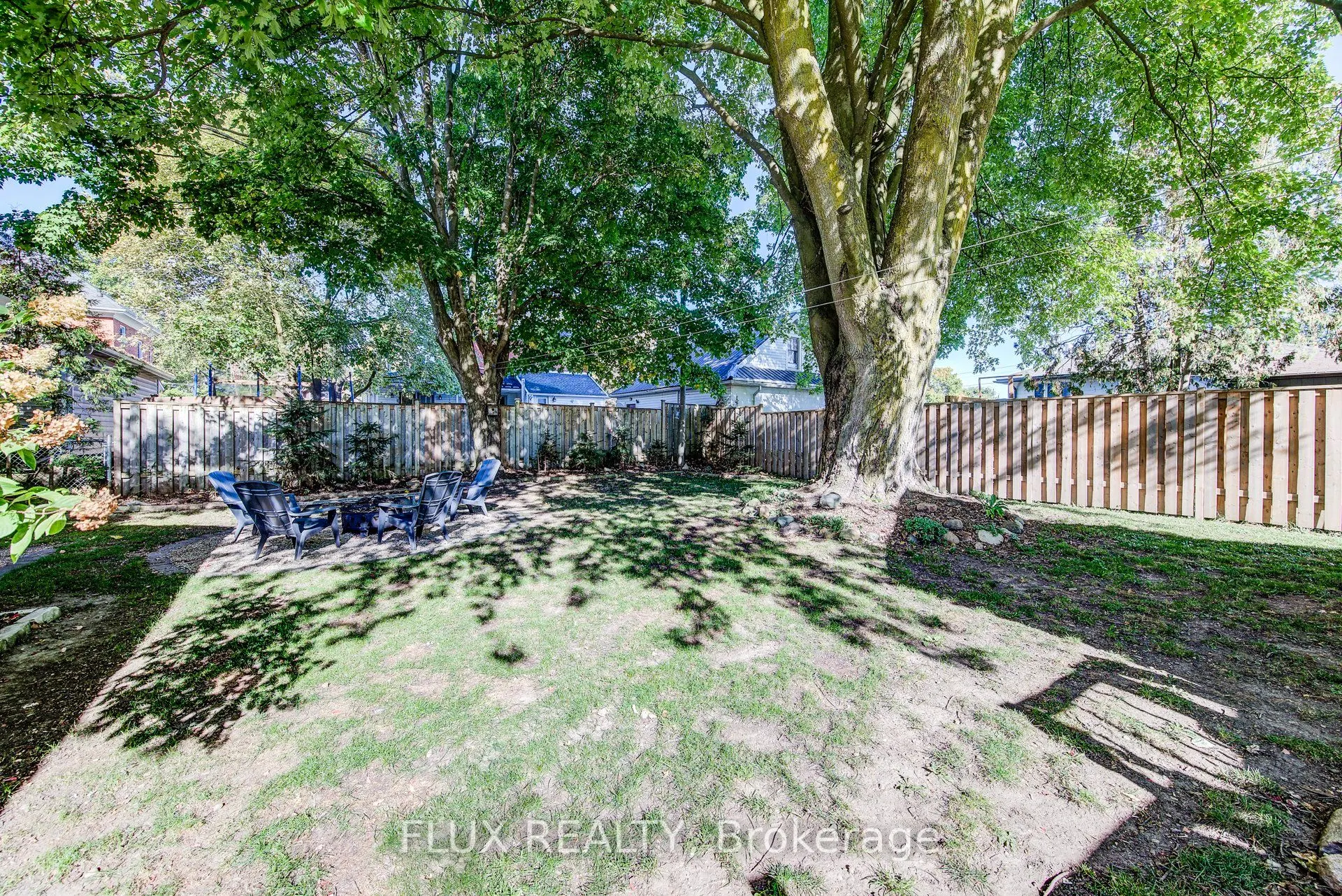 379 Livingstone Avenue N
