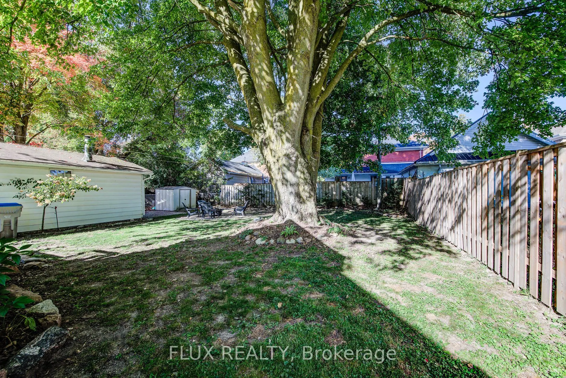 379 Livingstone Avenue N