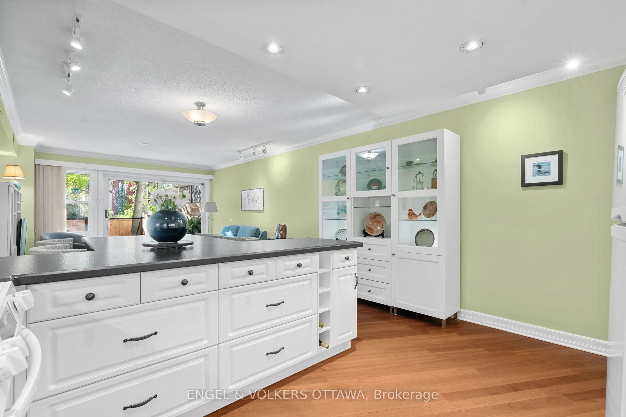 74 Somerset Street W, #4