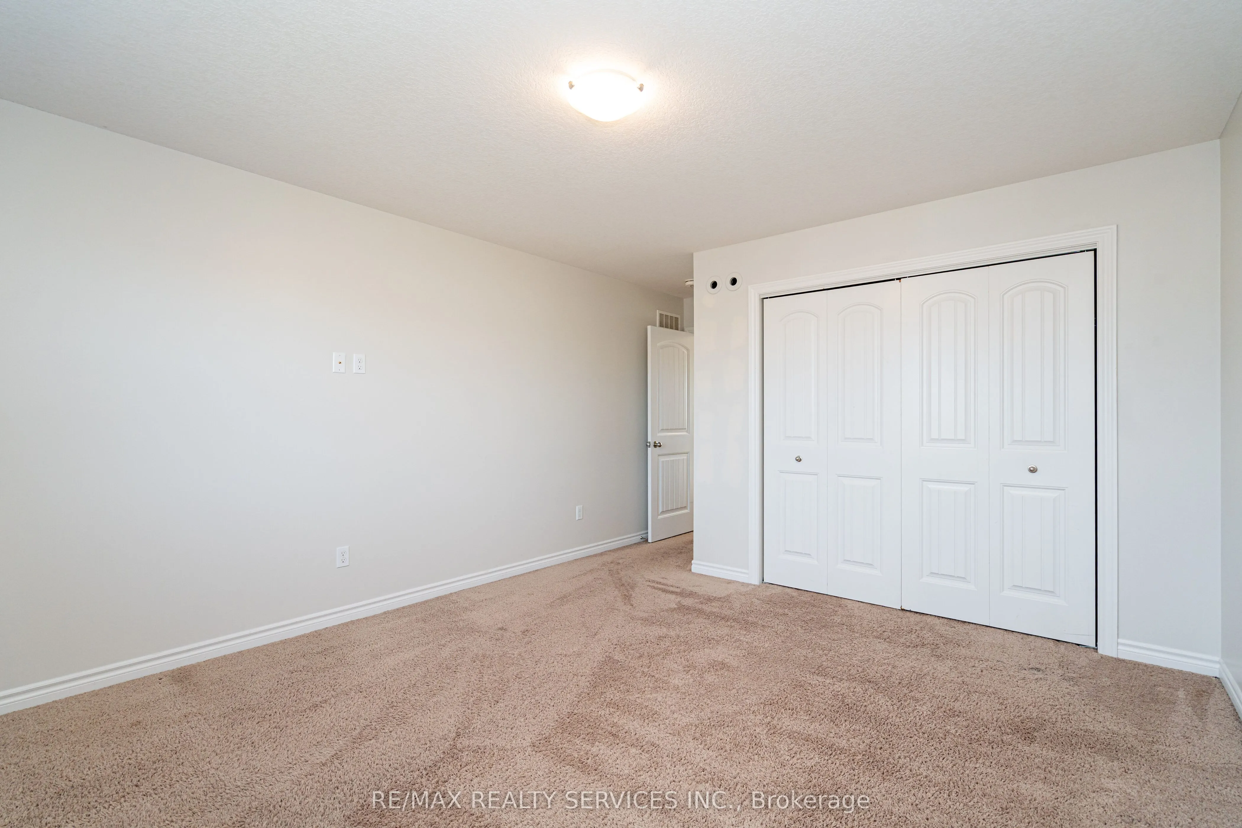 25 Acorn Trail