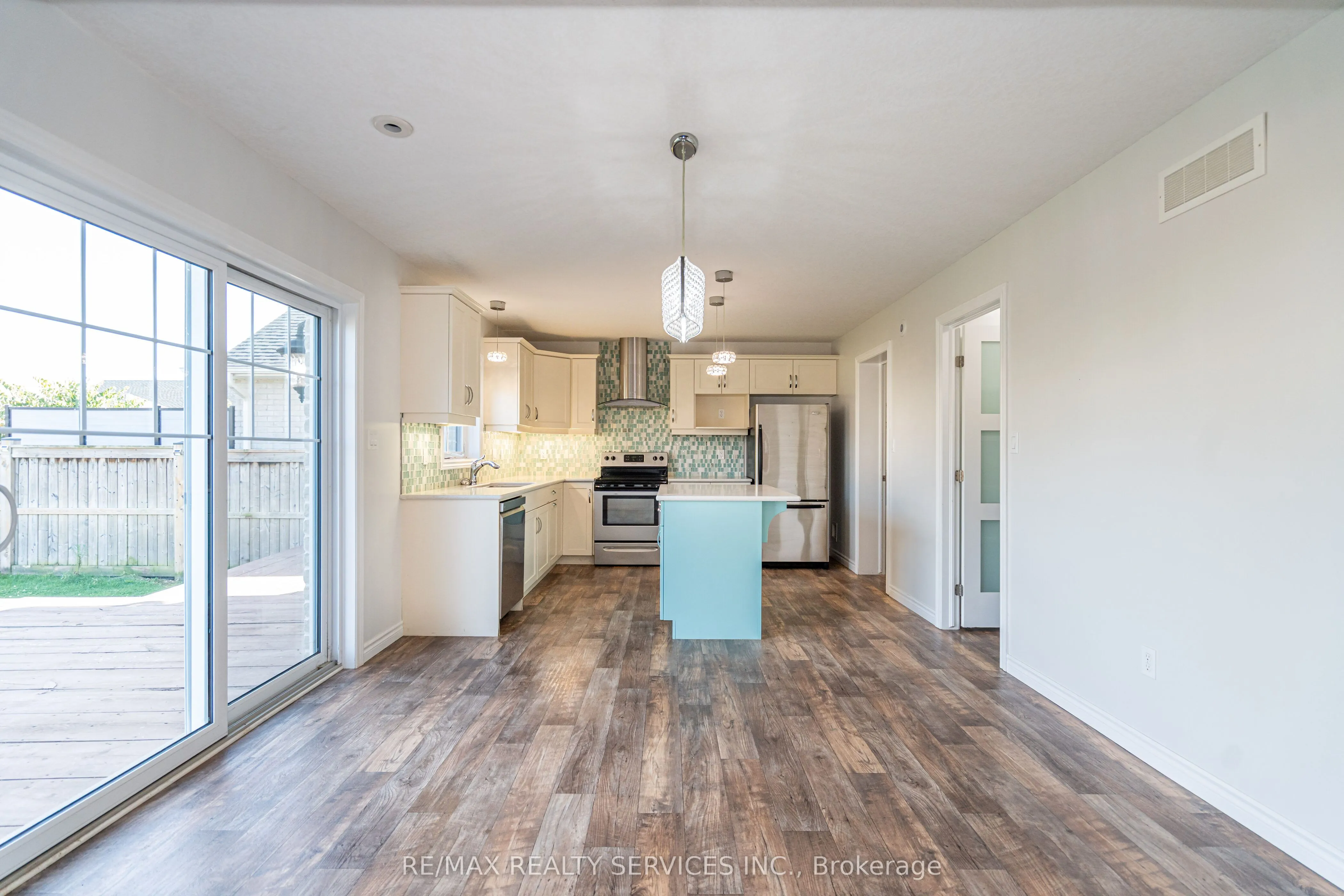 25 Acorn Trail