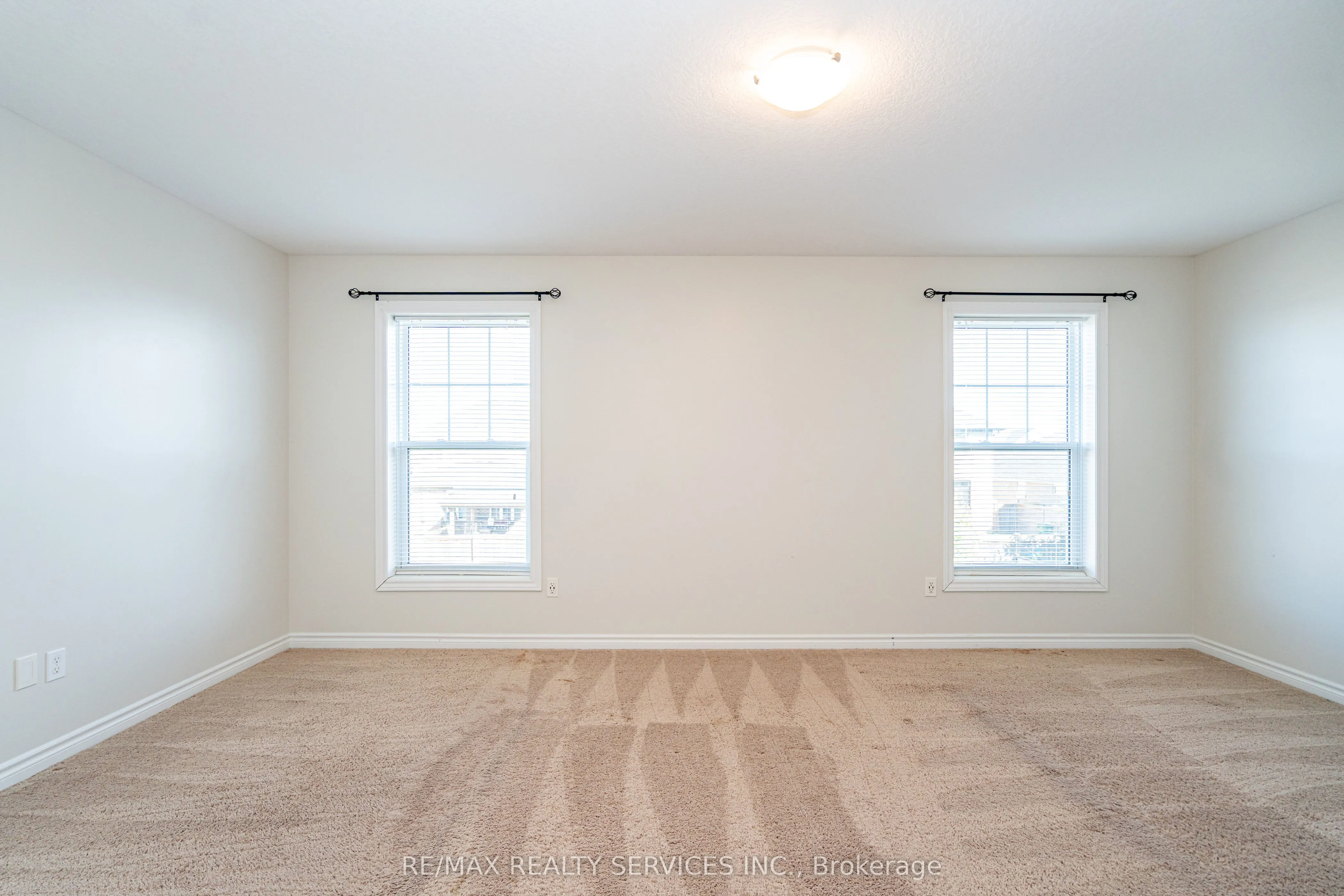 25 Acorn Trail