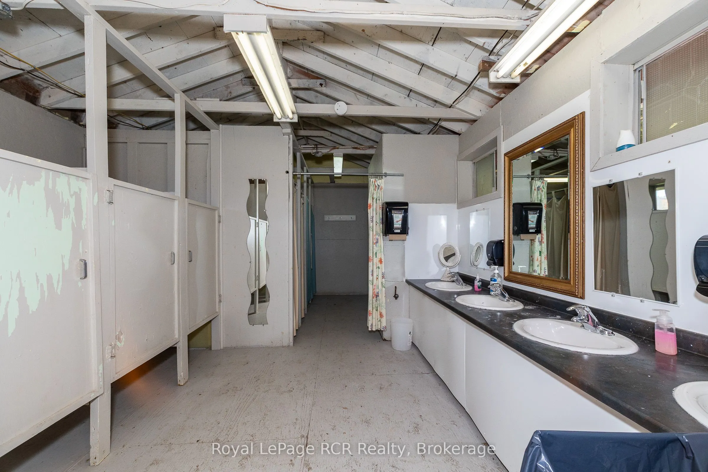 452 Bruce Rd. 11
