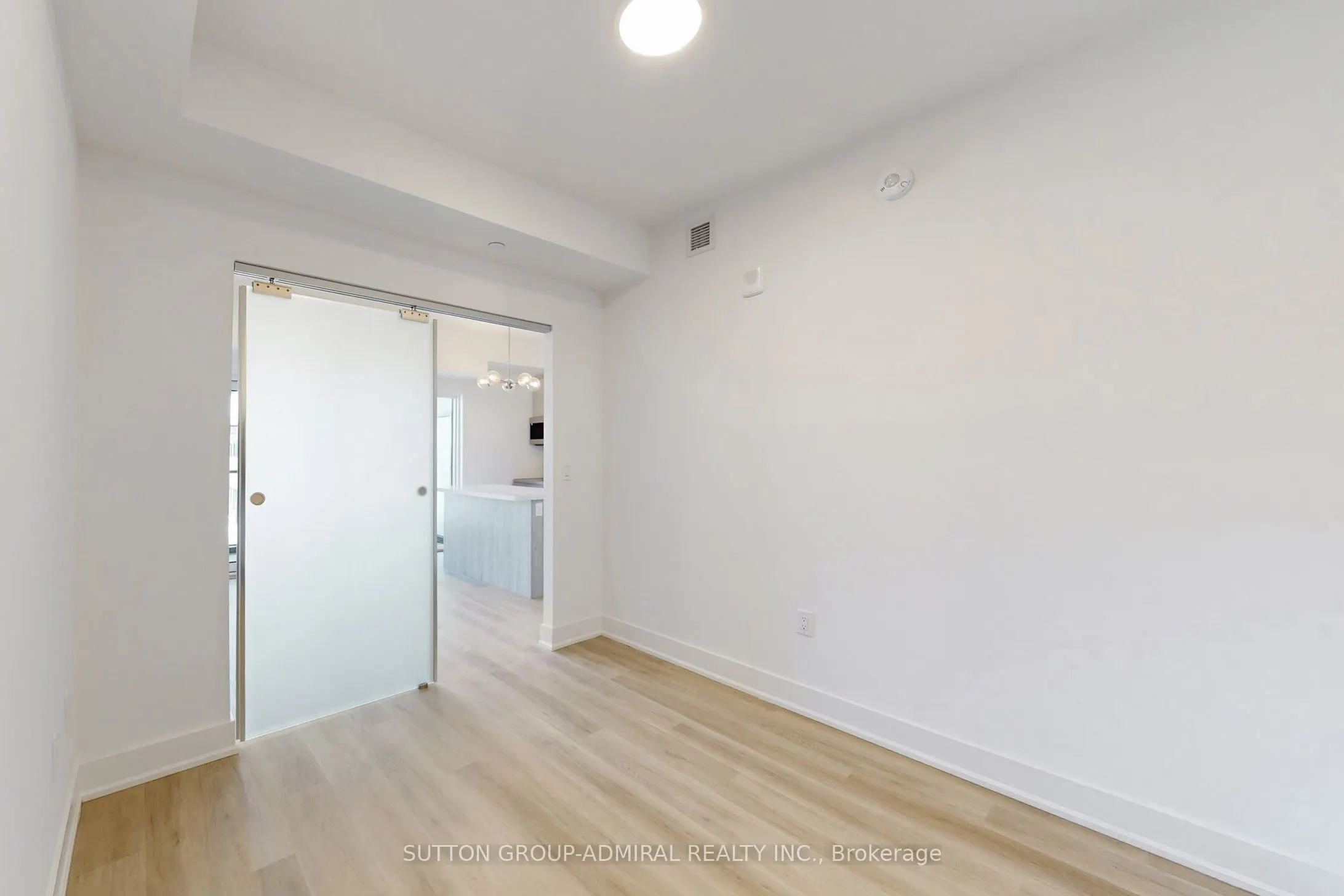 575 Conklin Road, #811