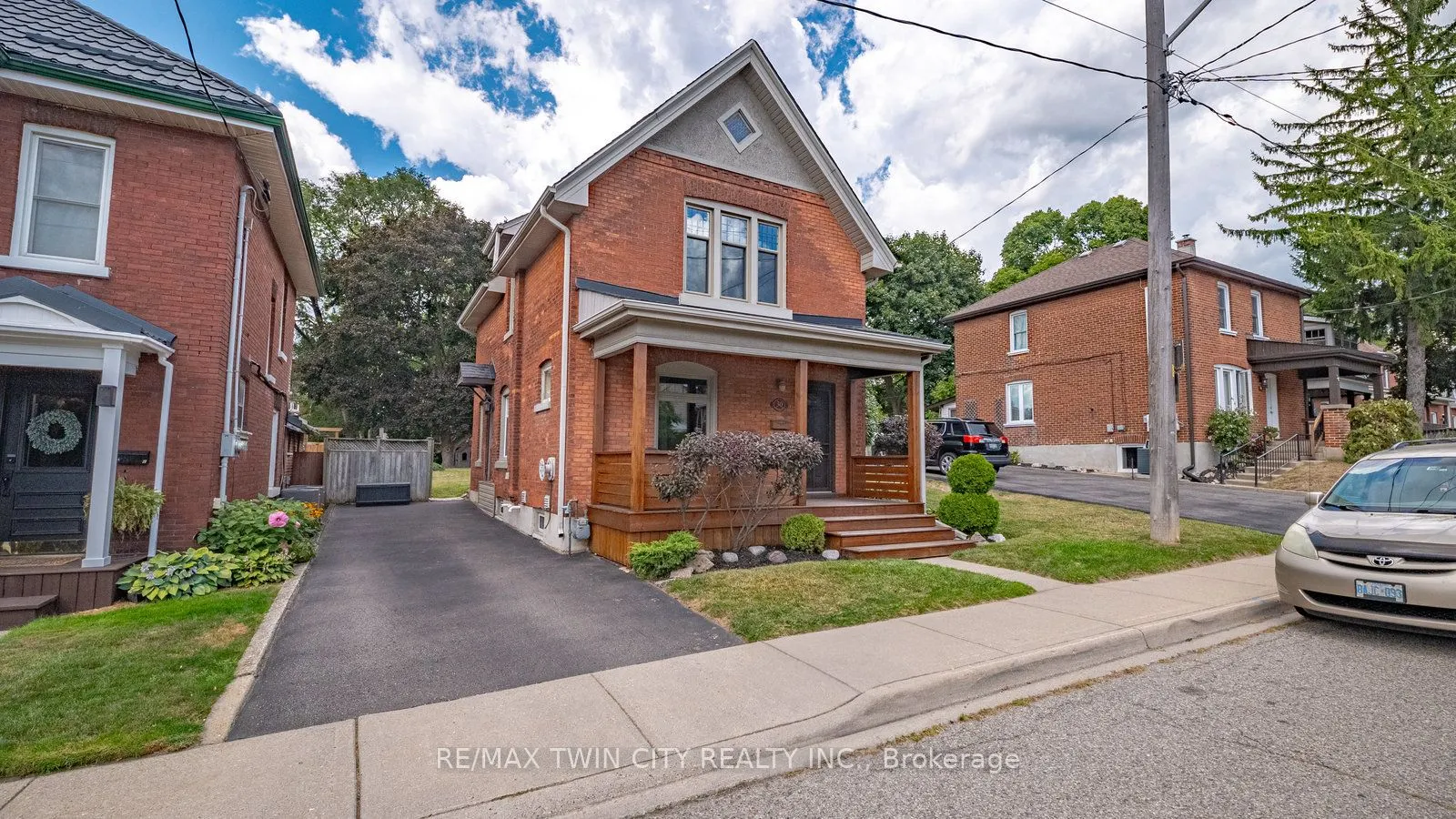 30 Lyons Avenue