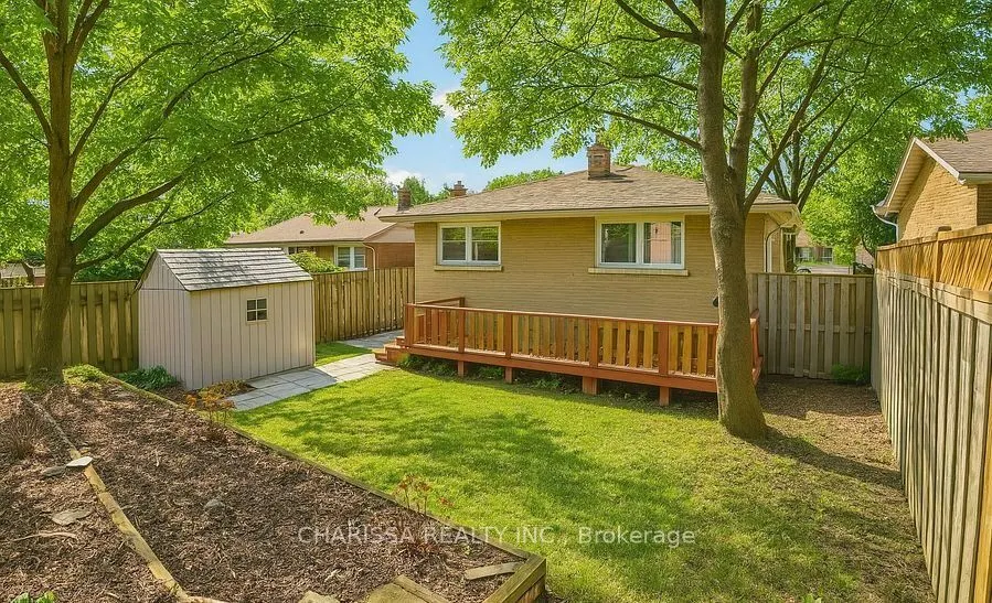 37 KINGSLEA Drive, #Upper