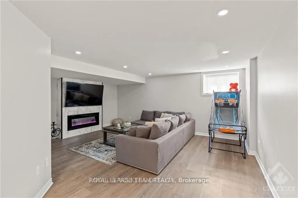 165 Angelonia Crescent