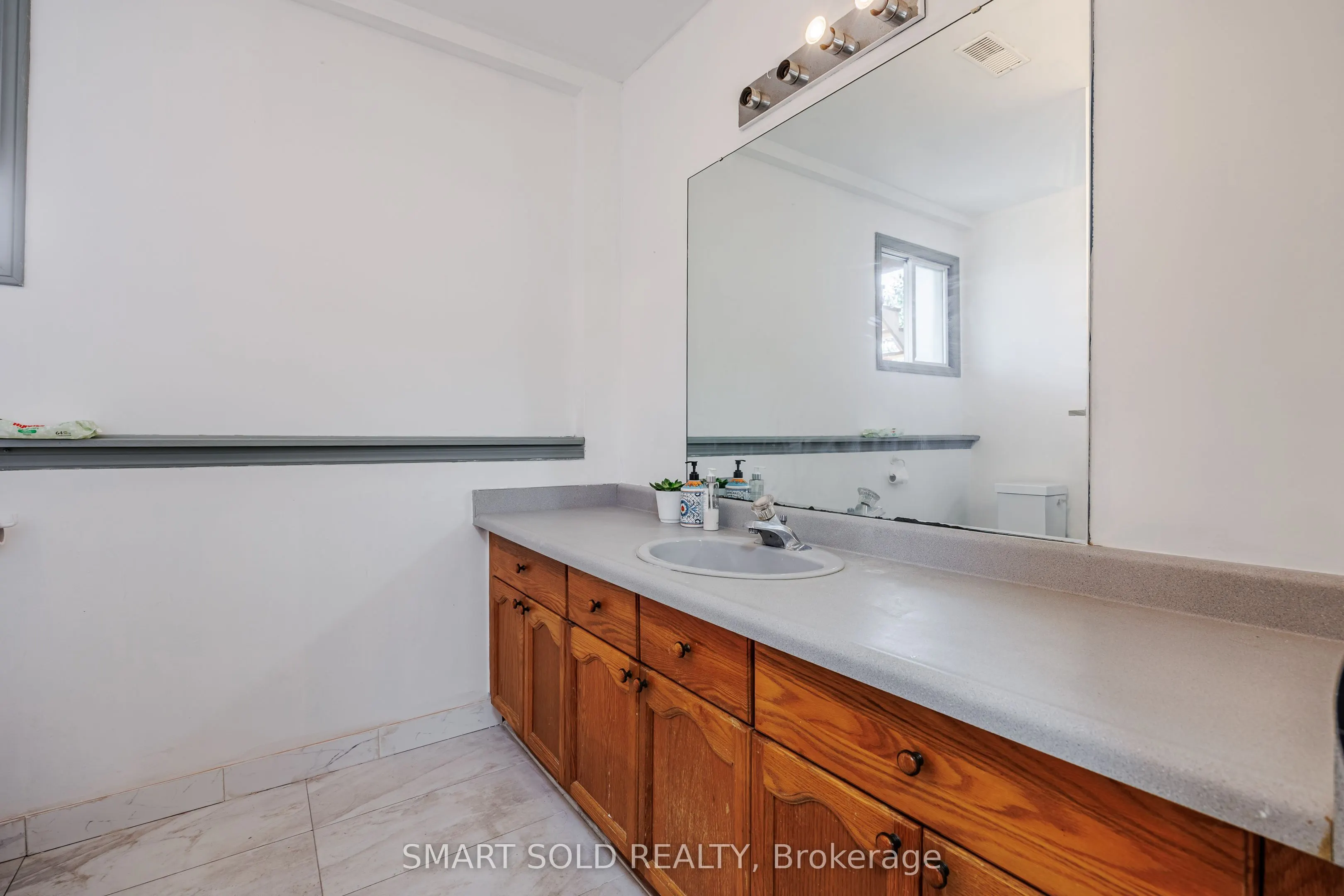44 Hemlock Street