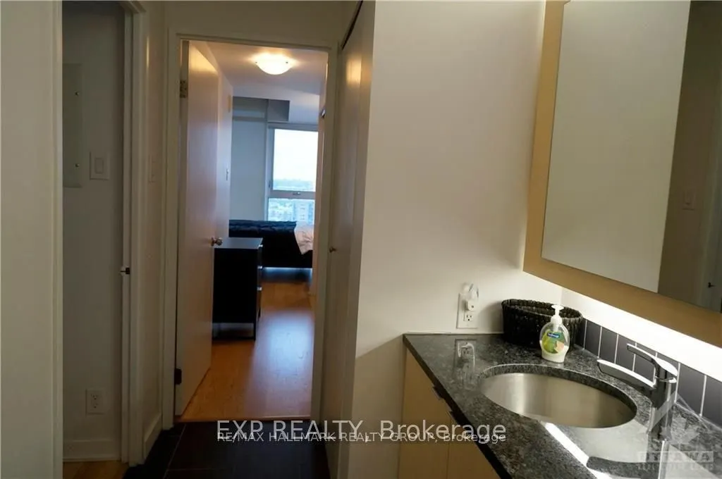 324 Laurier Avenue W, #2102