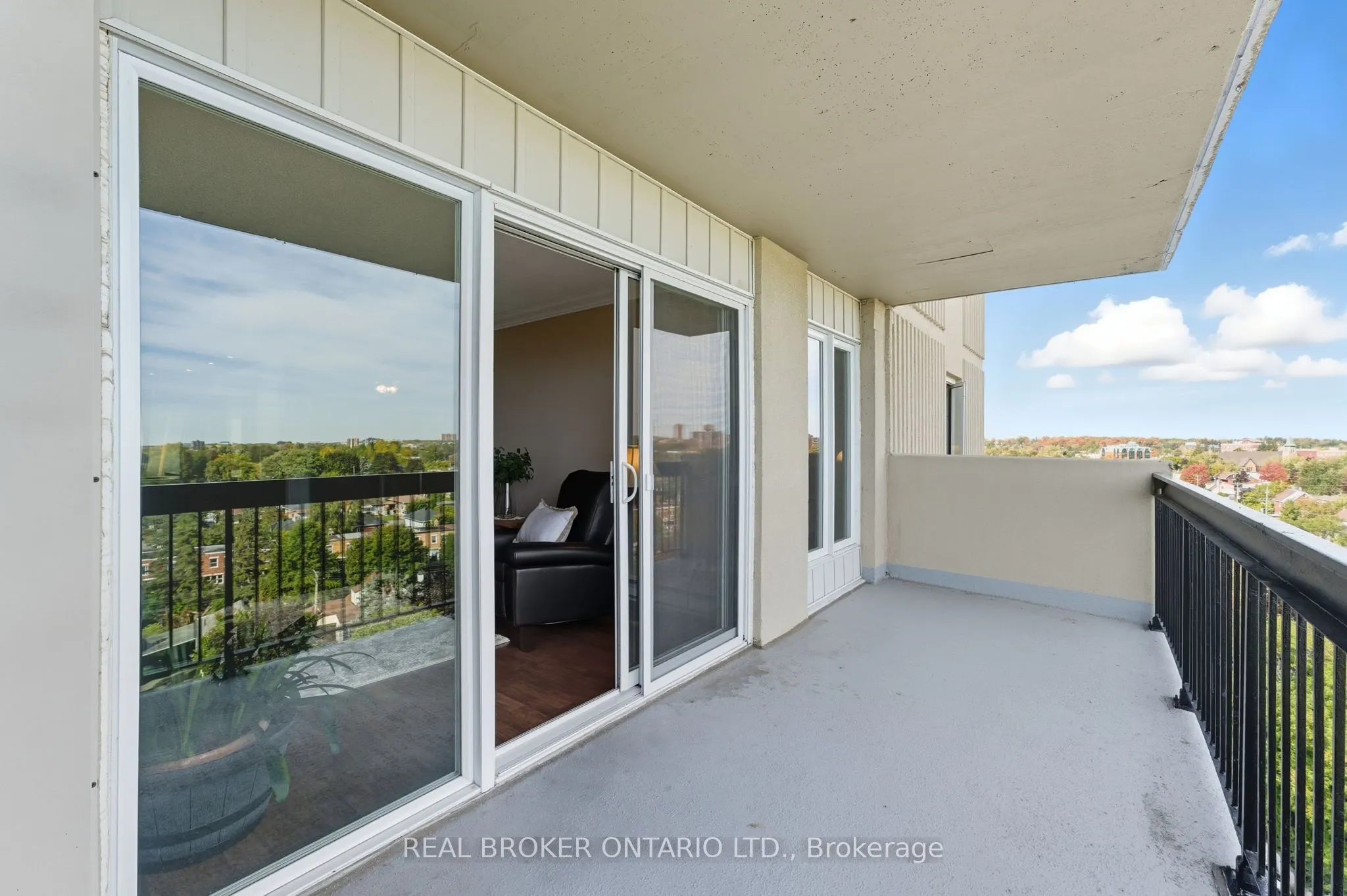 158C McArthur Avenue, #907