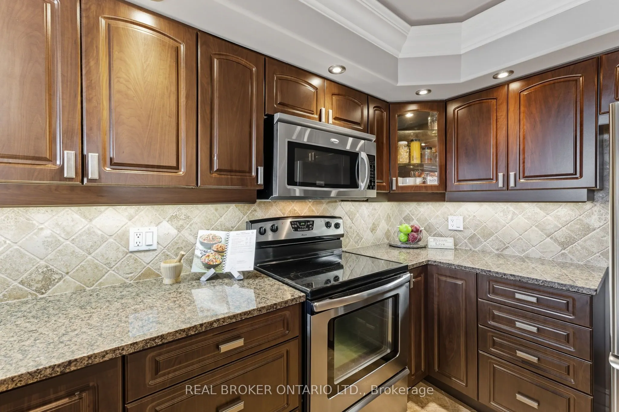 158C McArthur Avenue, #907