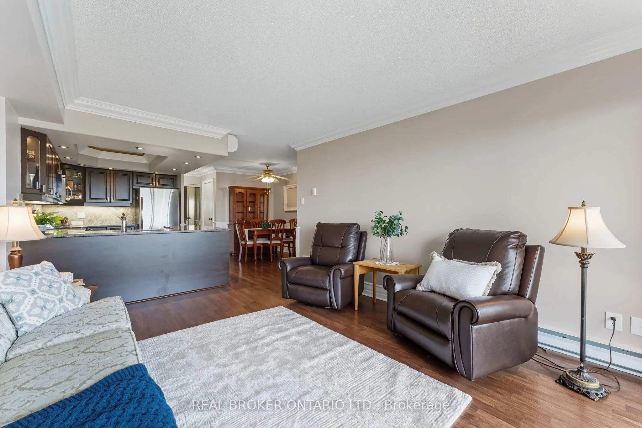 158C McArthur Avenue, #907