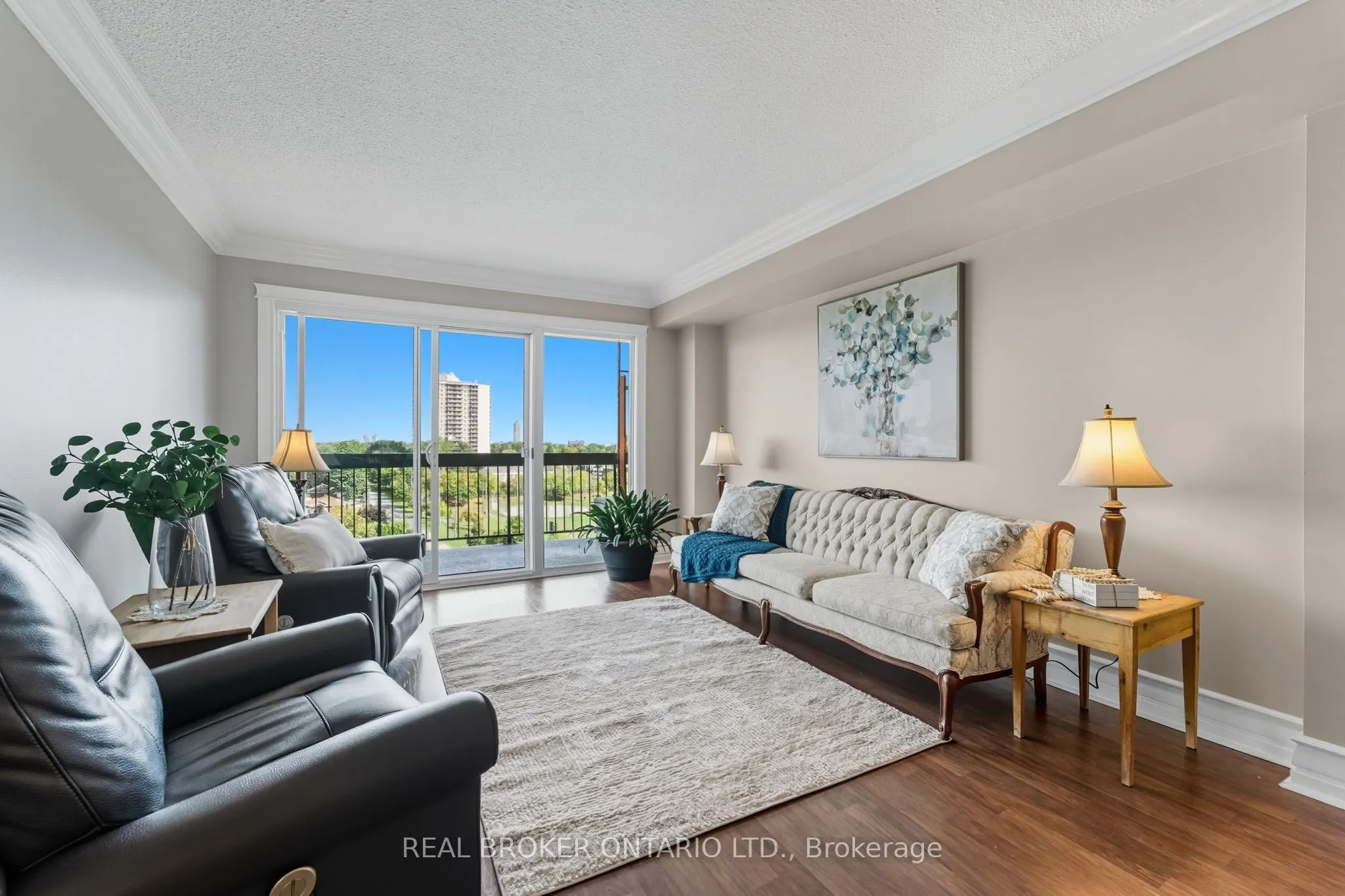 158C McArthur Avenue, #907
