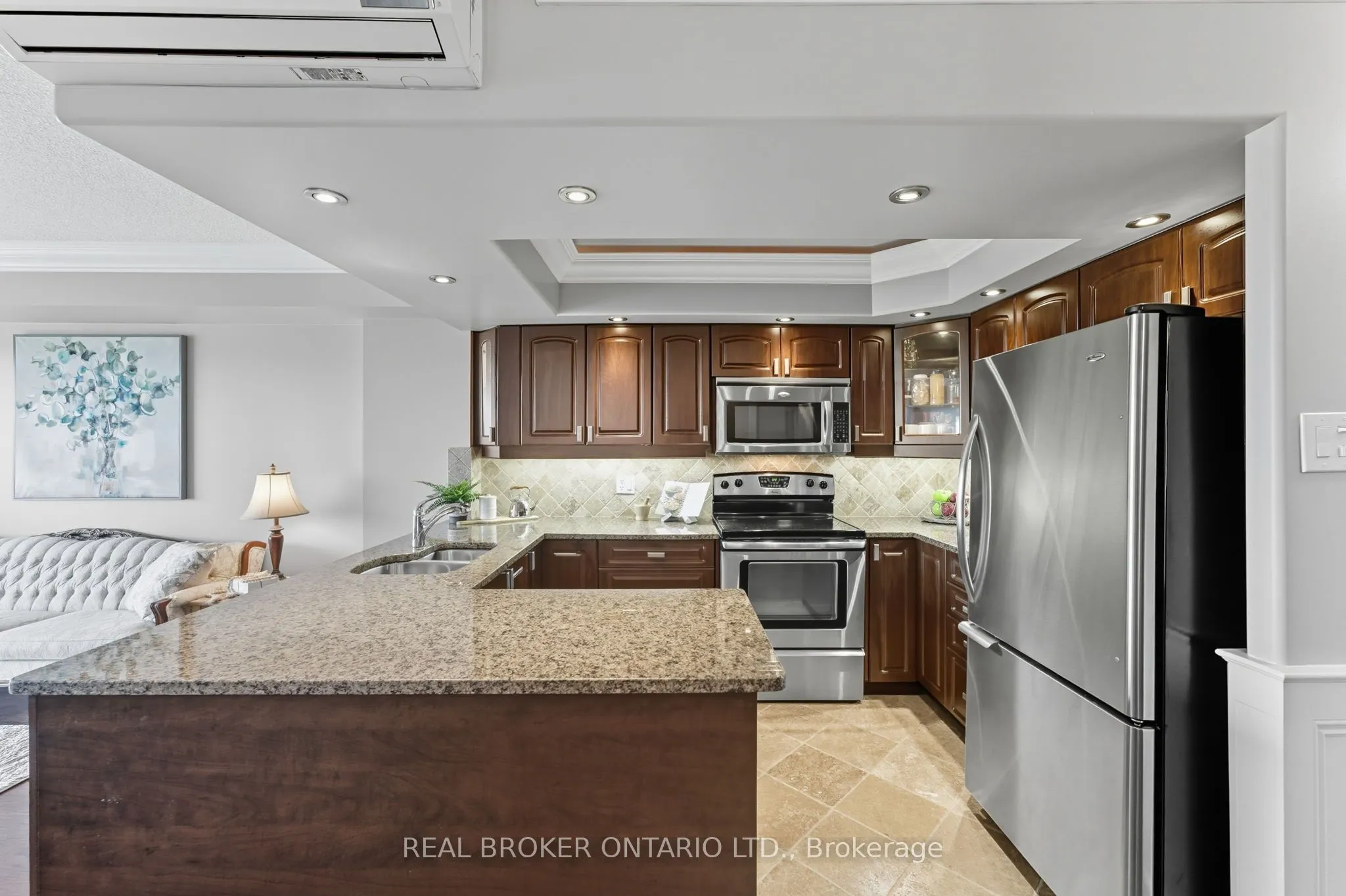 158C McArthur Avenue, #907