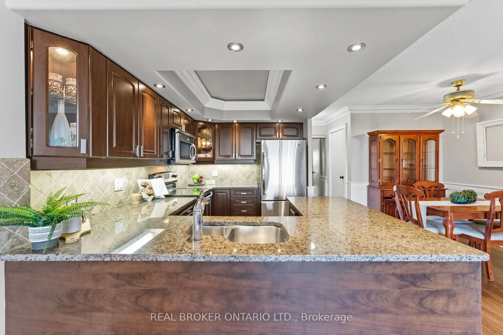 158C McArthur Avenue, #907