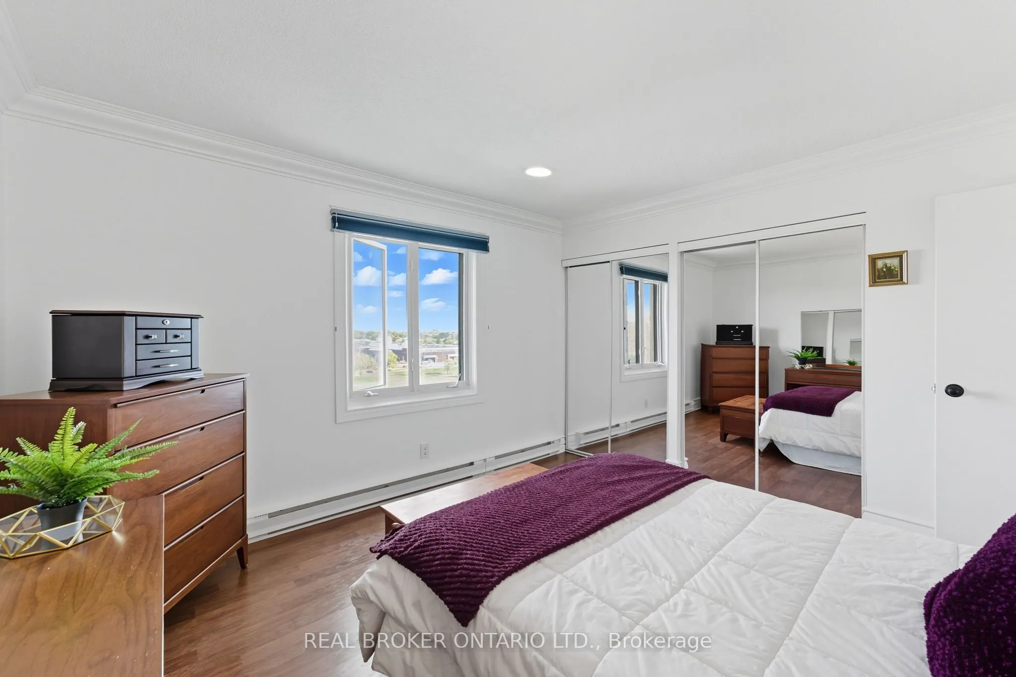 158C McArthur Avenue, #907