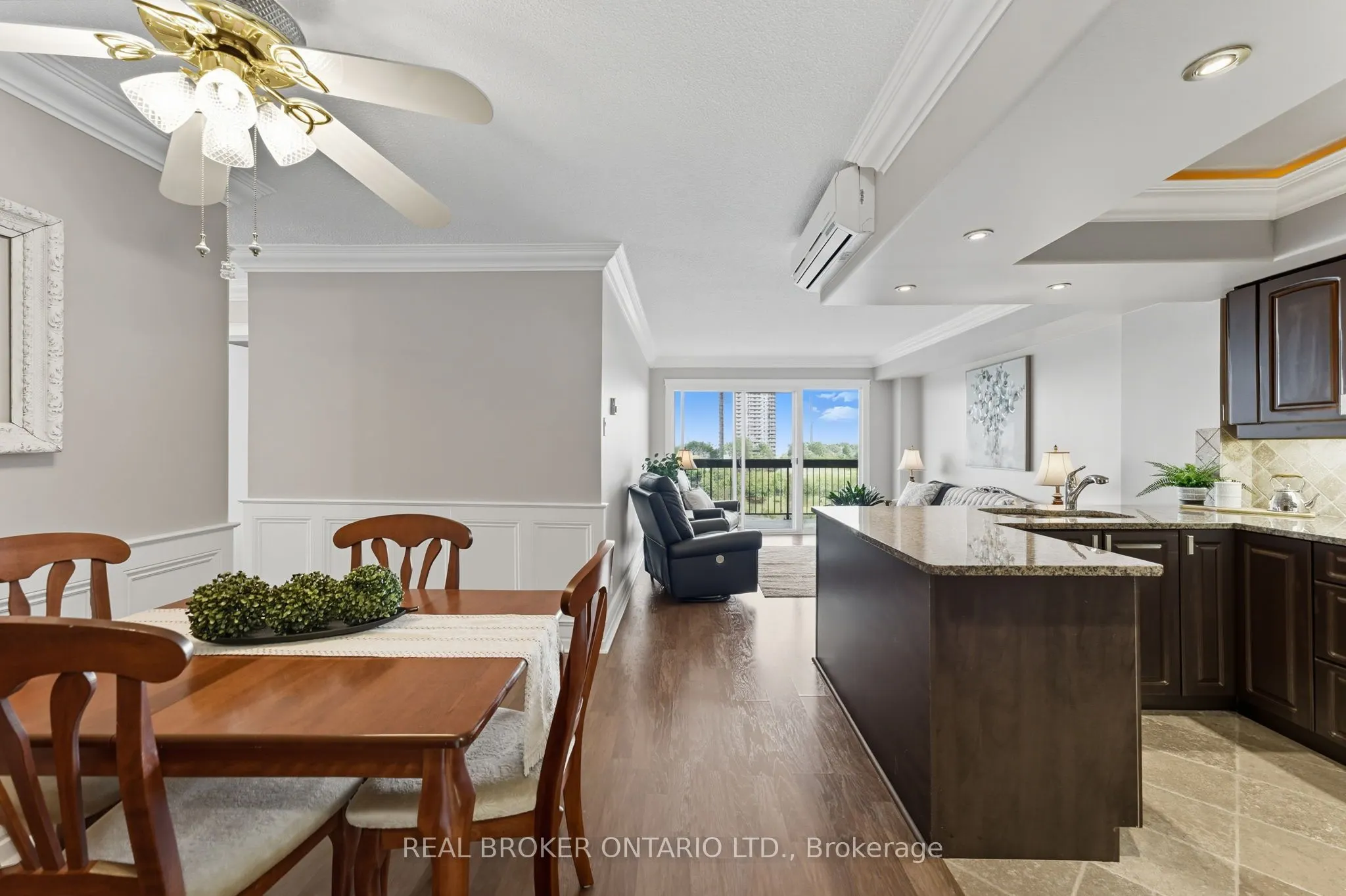 158C McArthur Avenue, #907