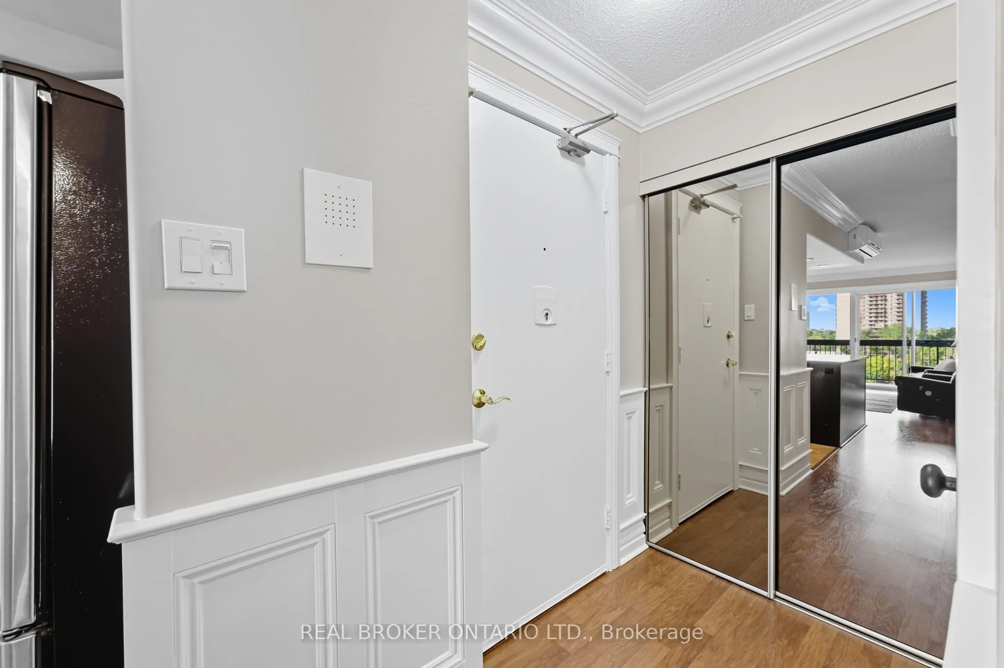 158C McArthur Avenue, #907