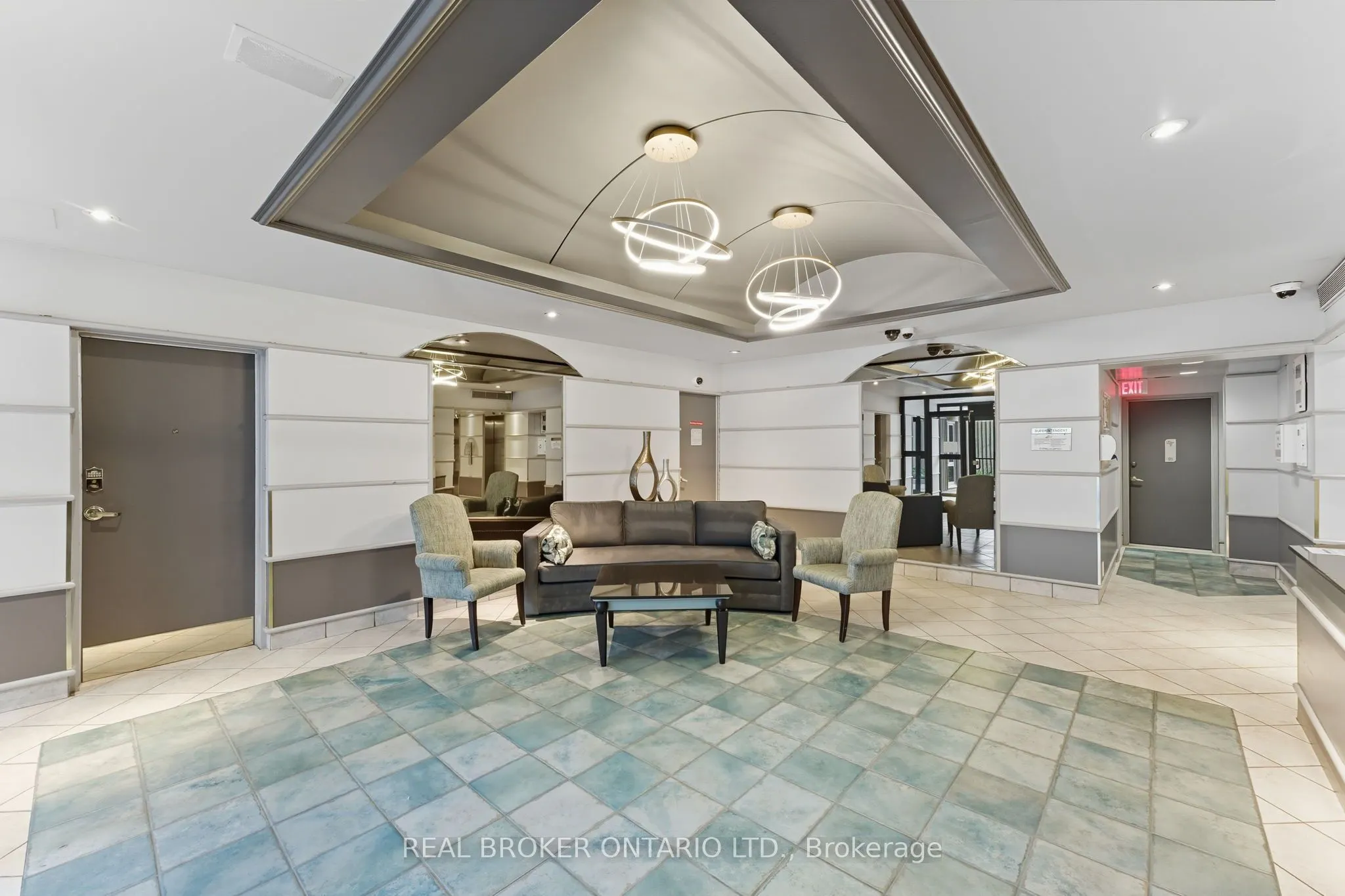 158C McArthur Avenue, #907
