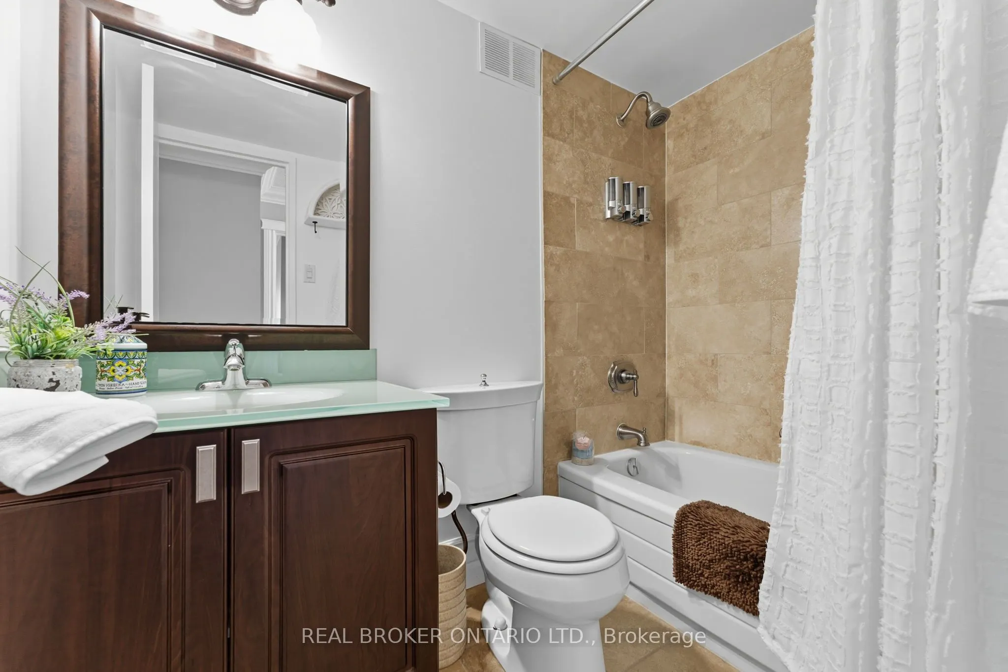 158C McArthur Avenue, #907