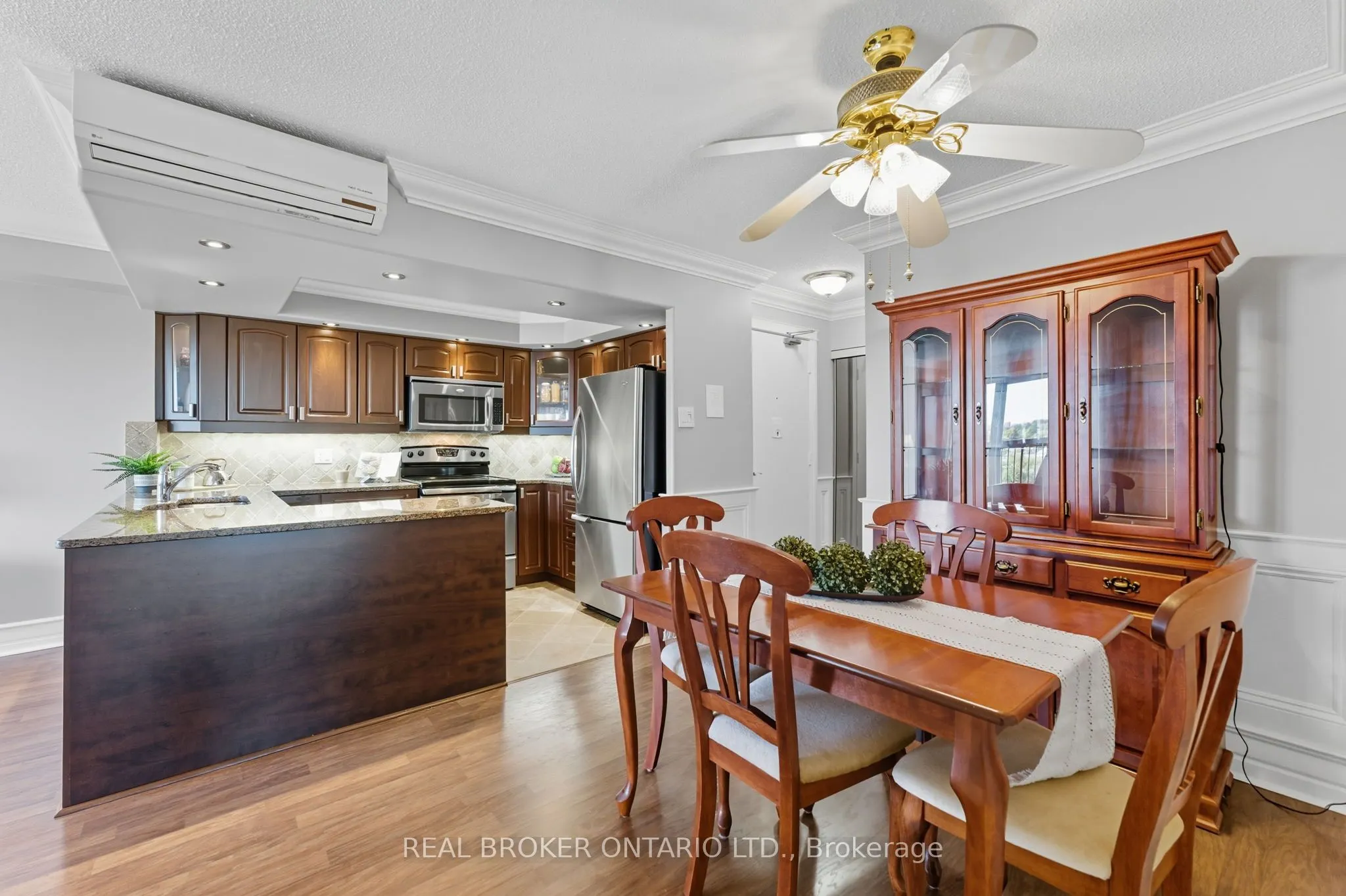 158C McArthur Avenue, #907