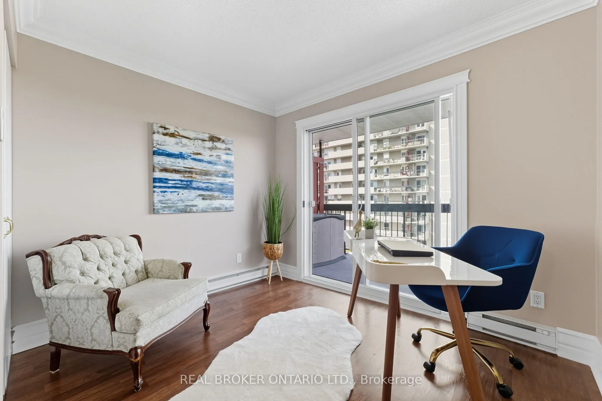 158C McArthur Avenue, #907