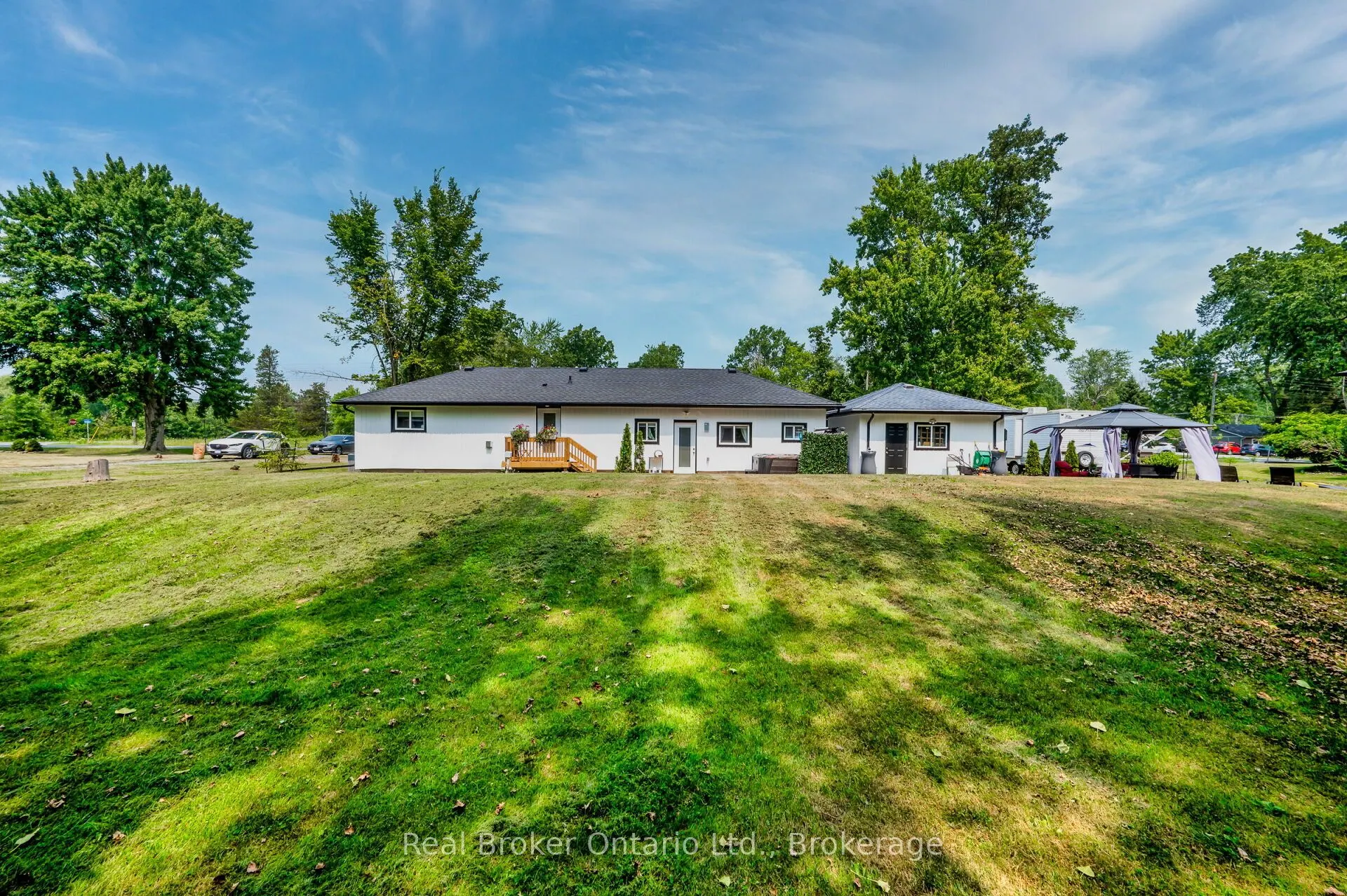2525 Vimy Road