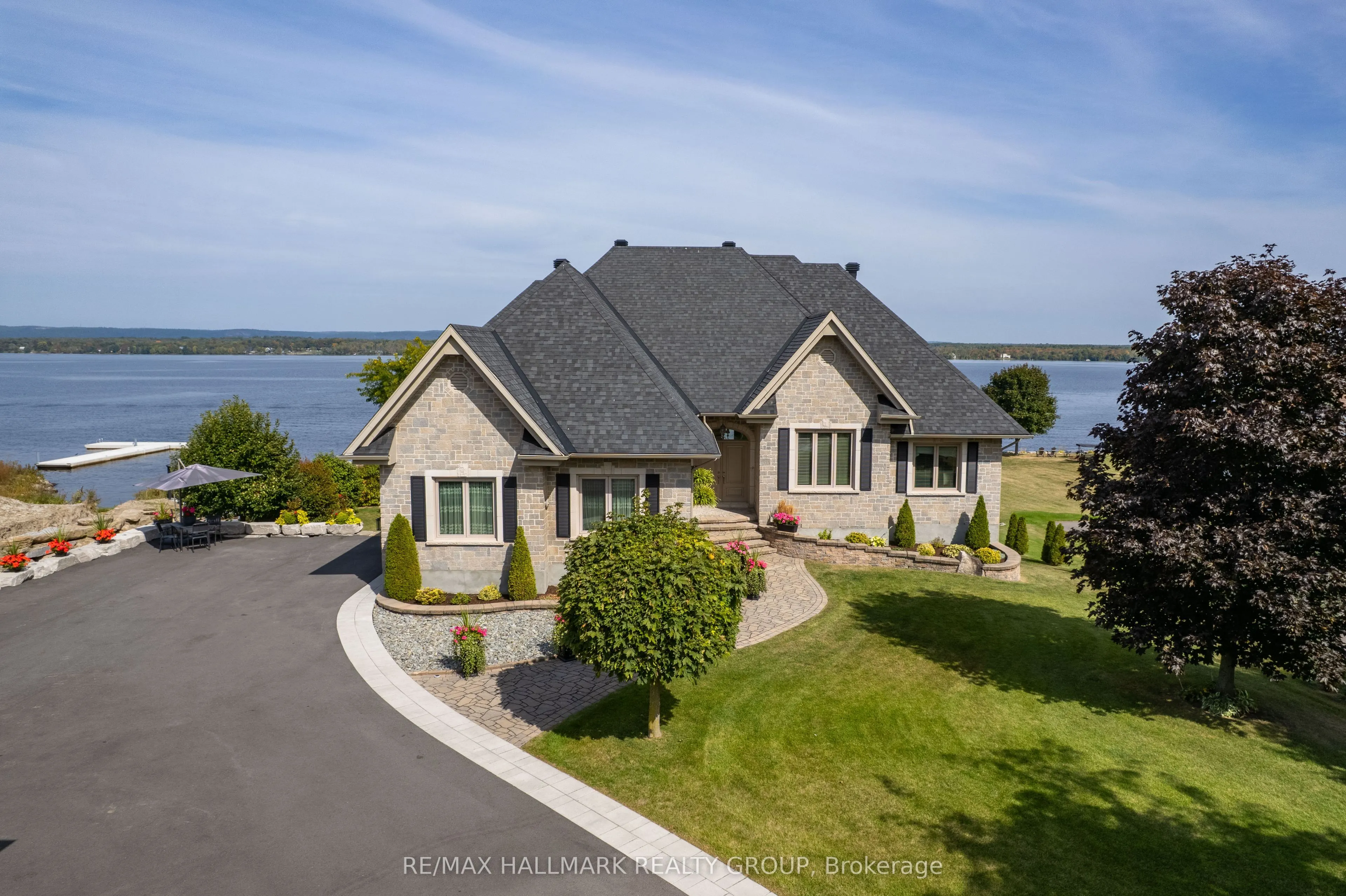 3285 Front Road S