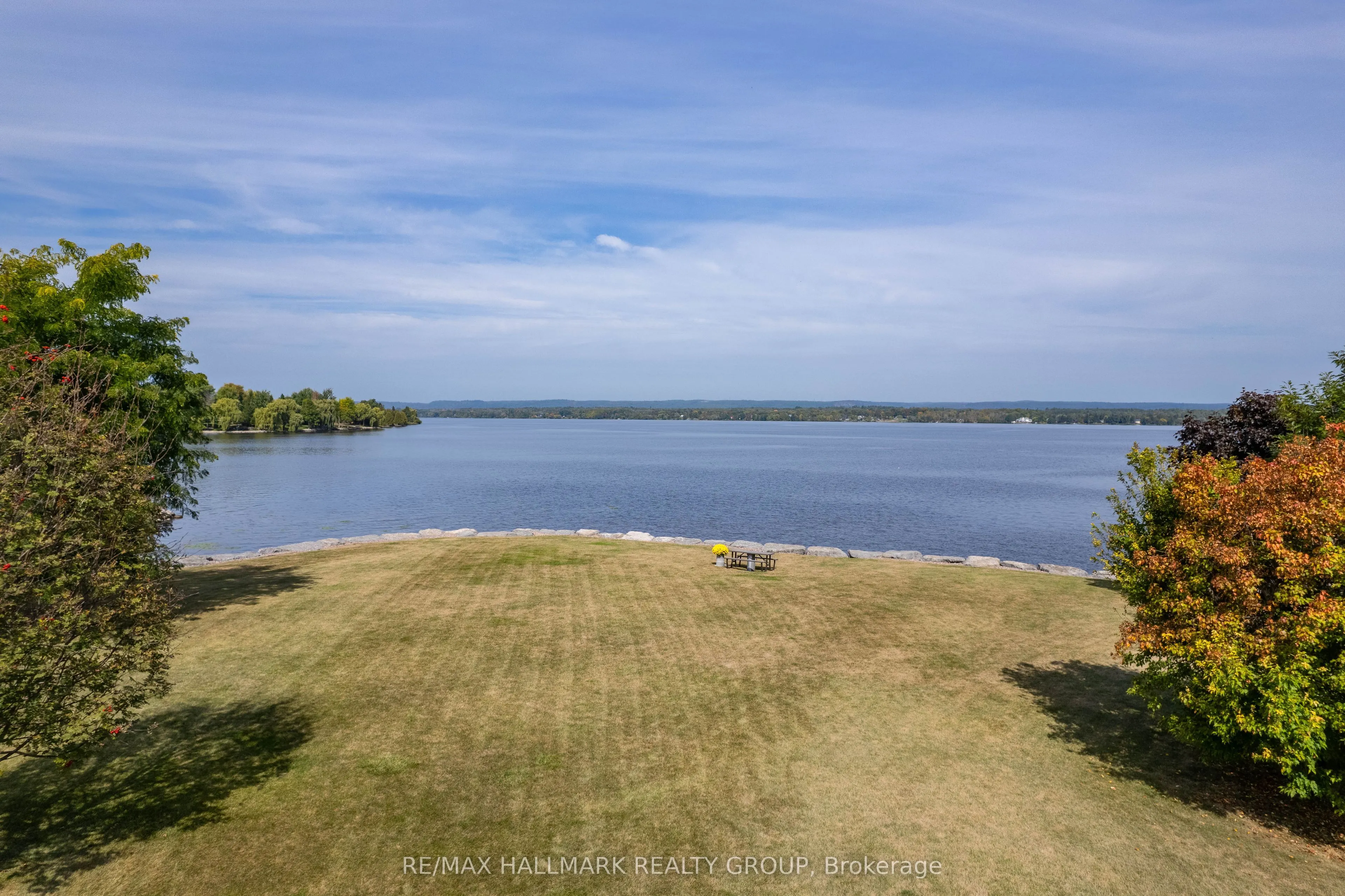 3285 Front Road S