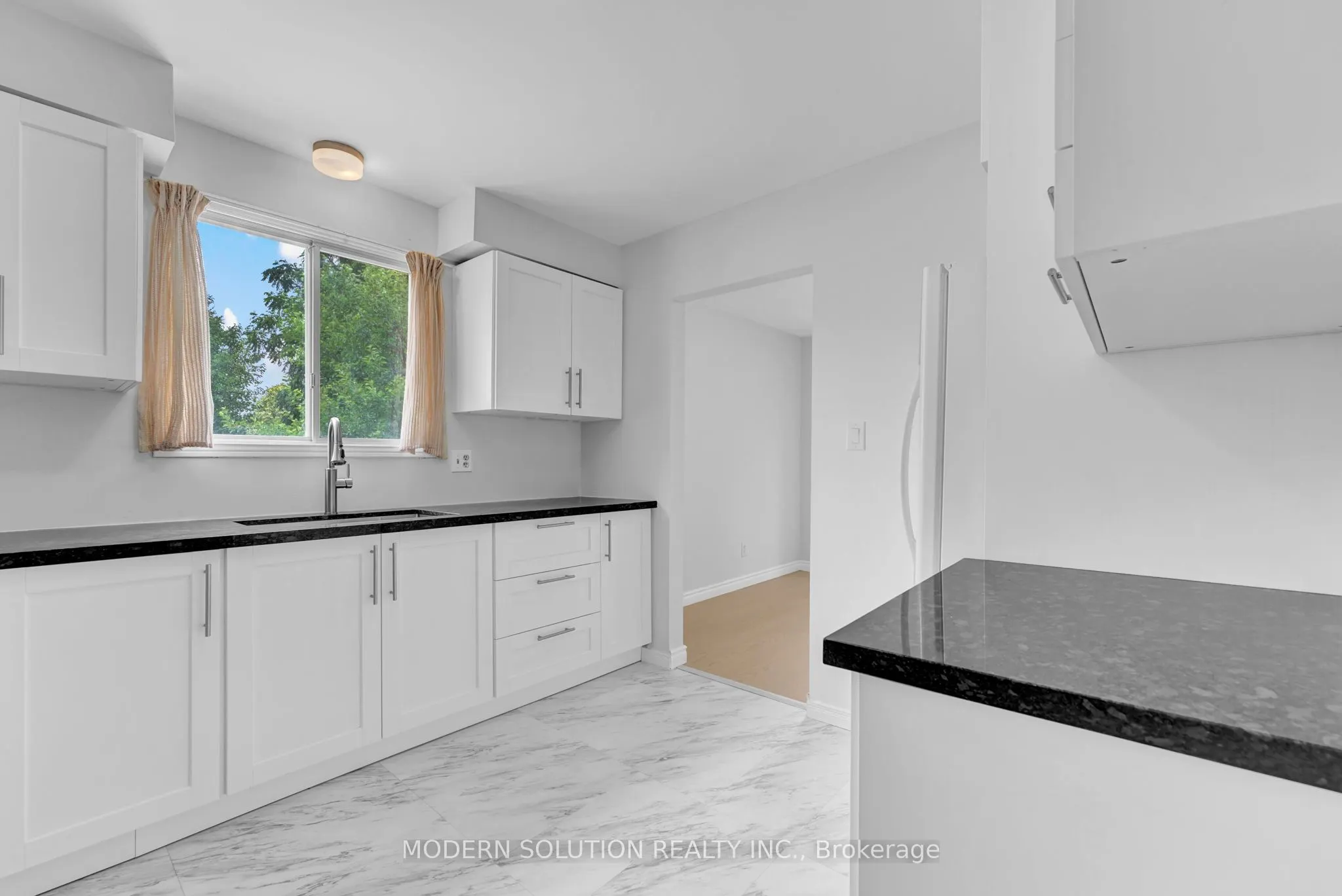 370A Churchill Court
