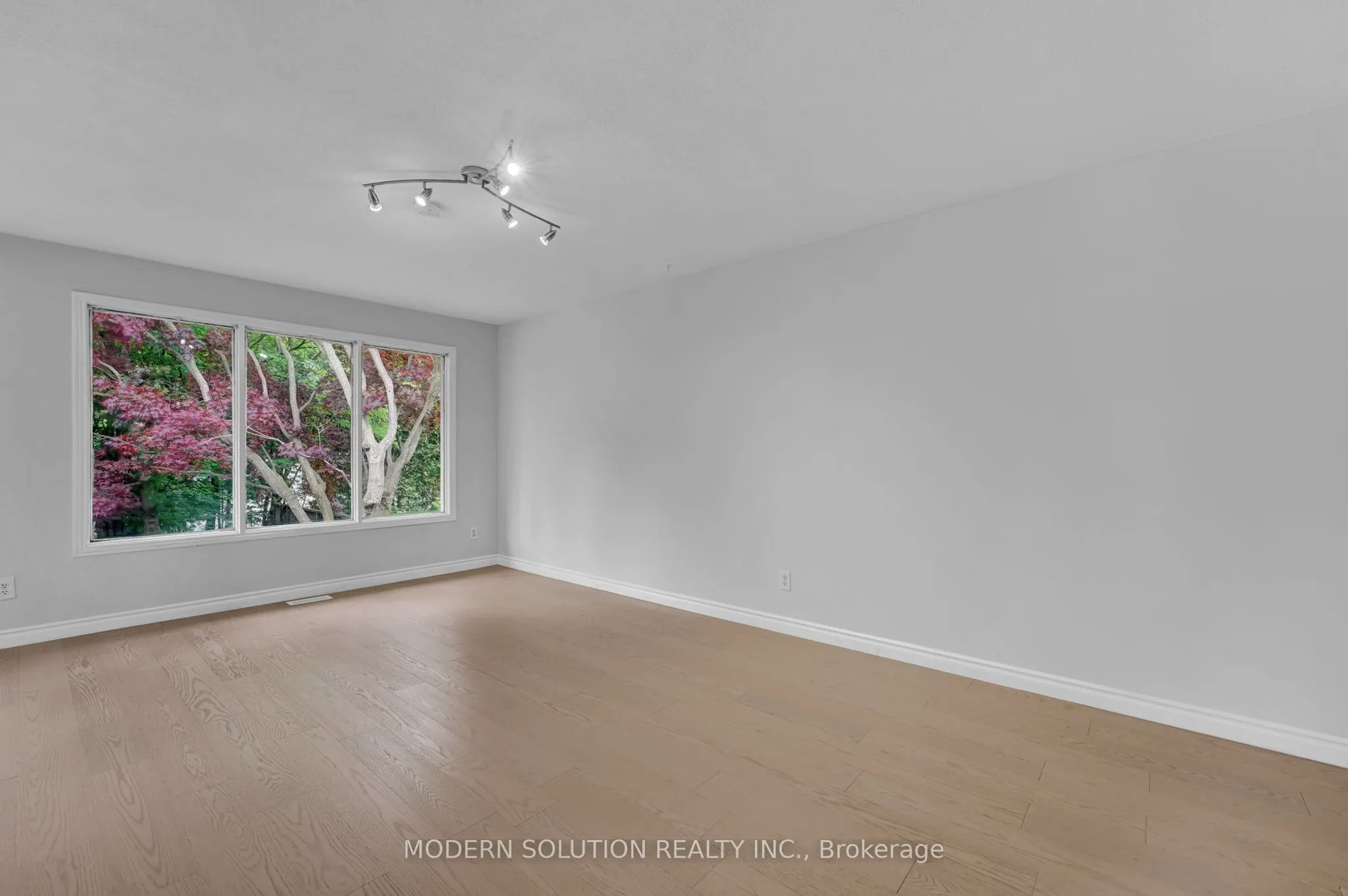 370A Churchill Court