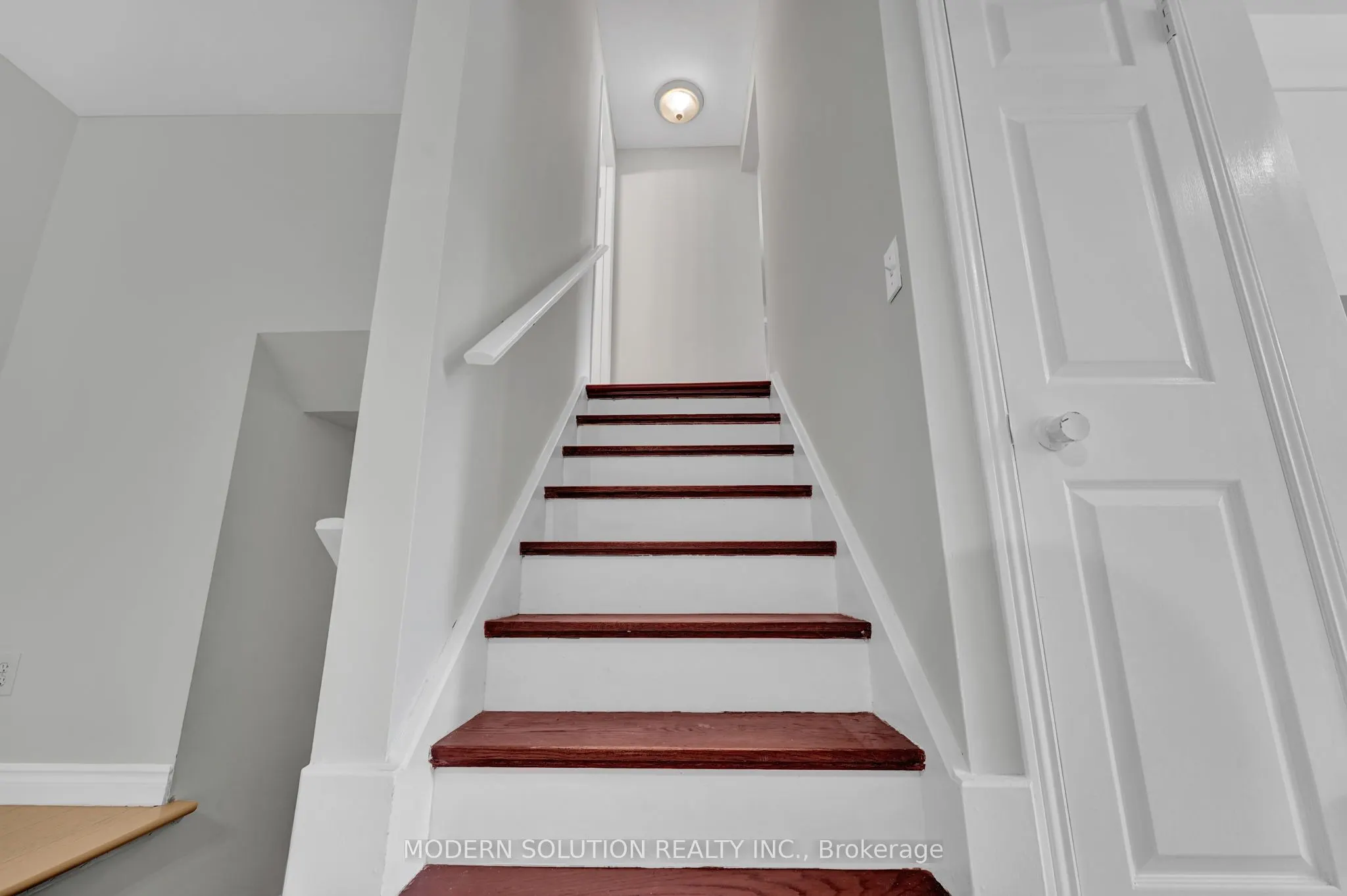 370A Churchill Court