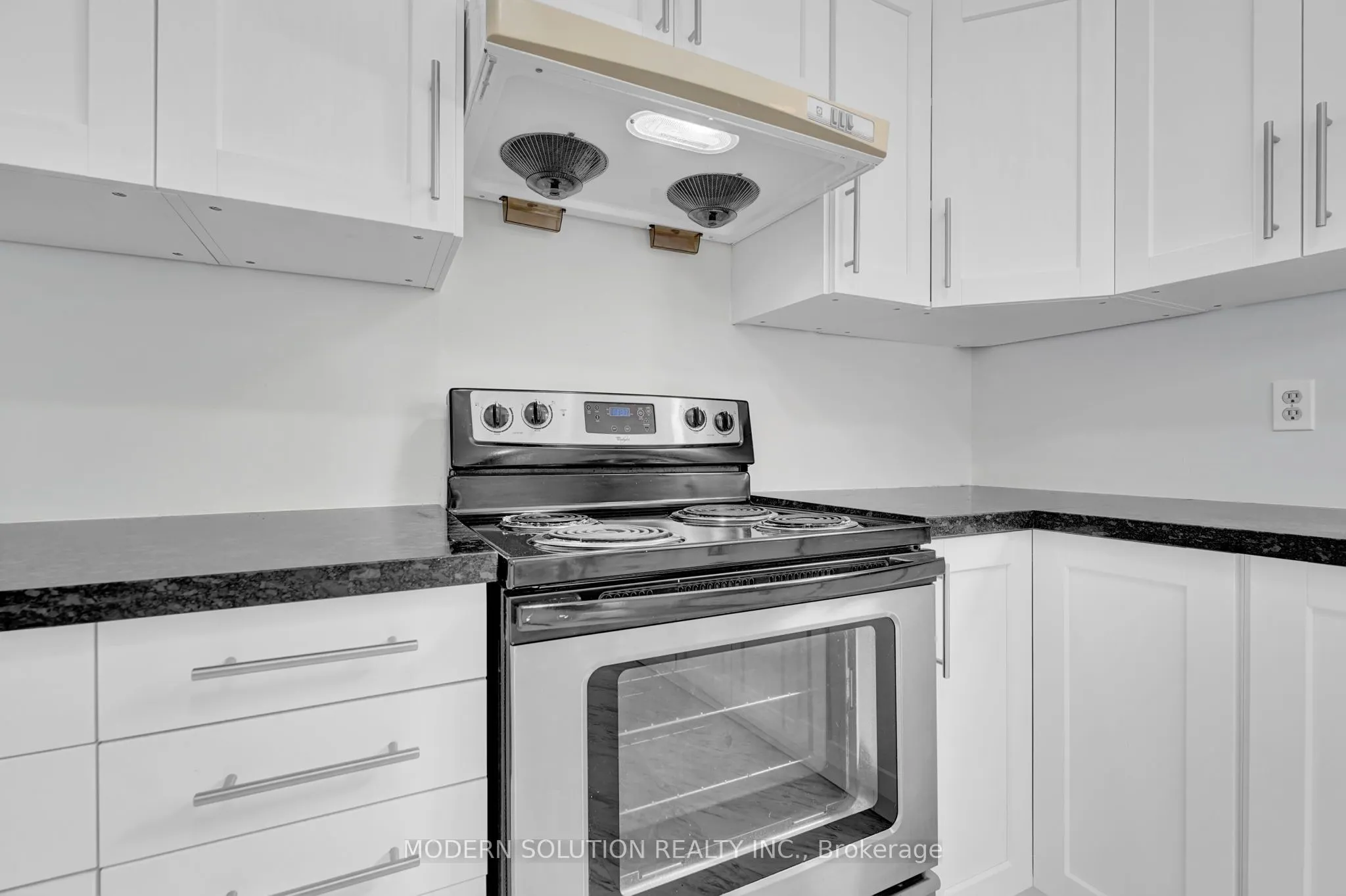 370A Churchill Court