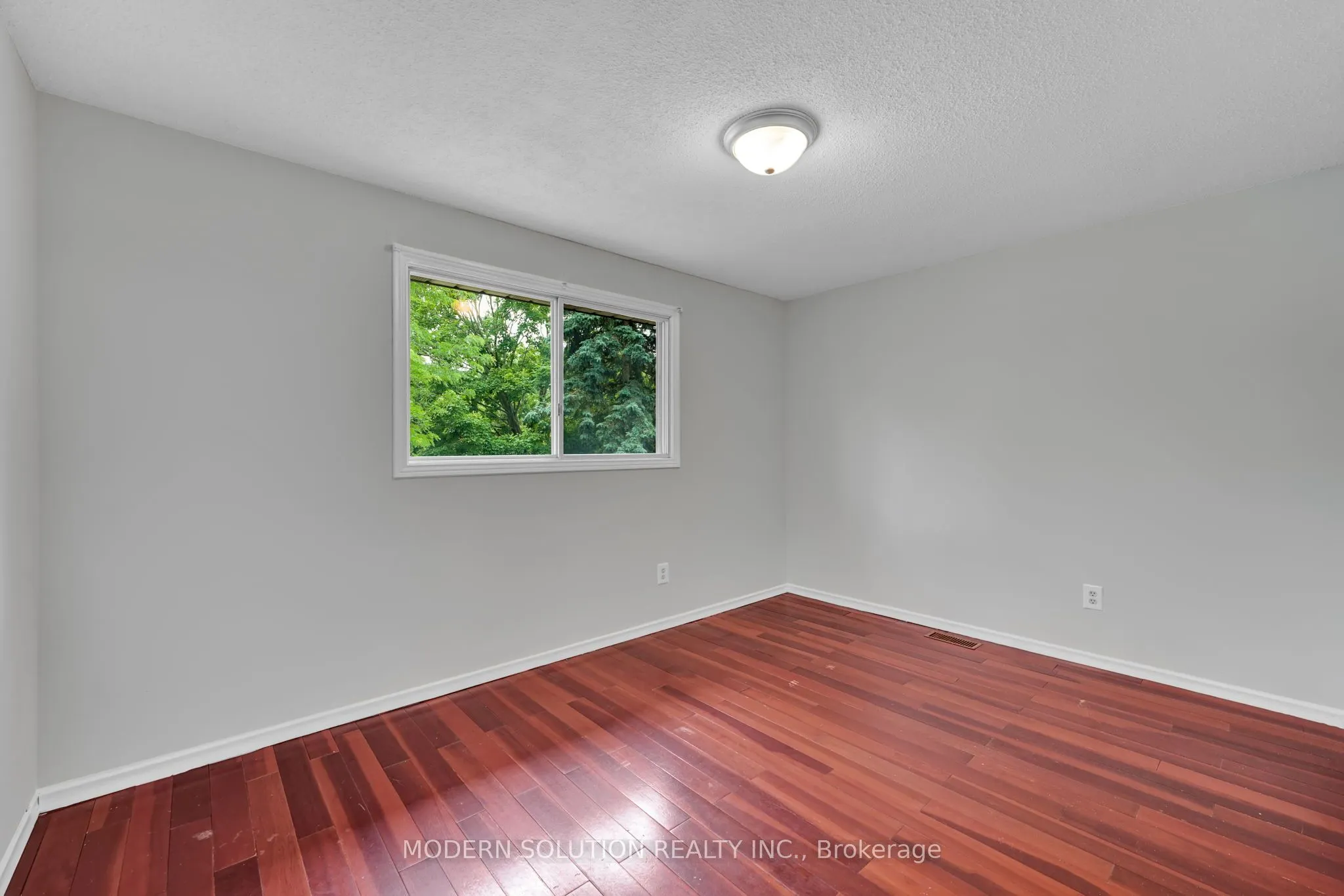 370A Churchill Court