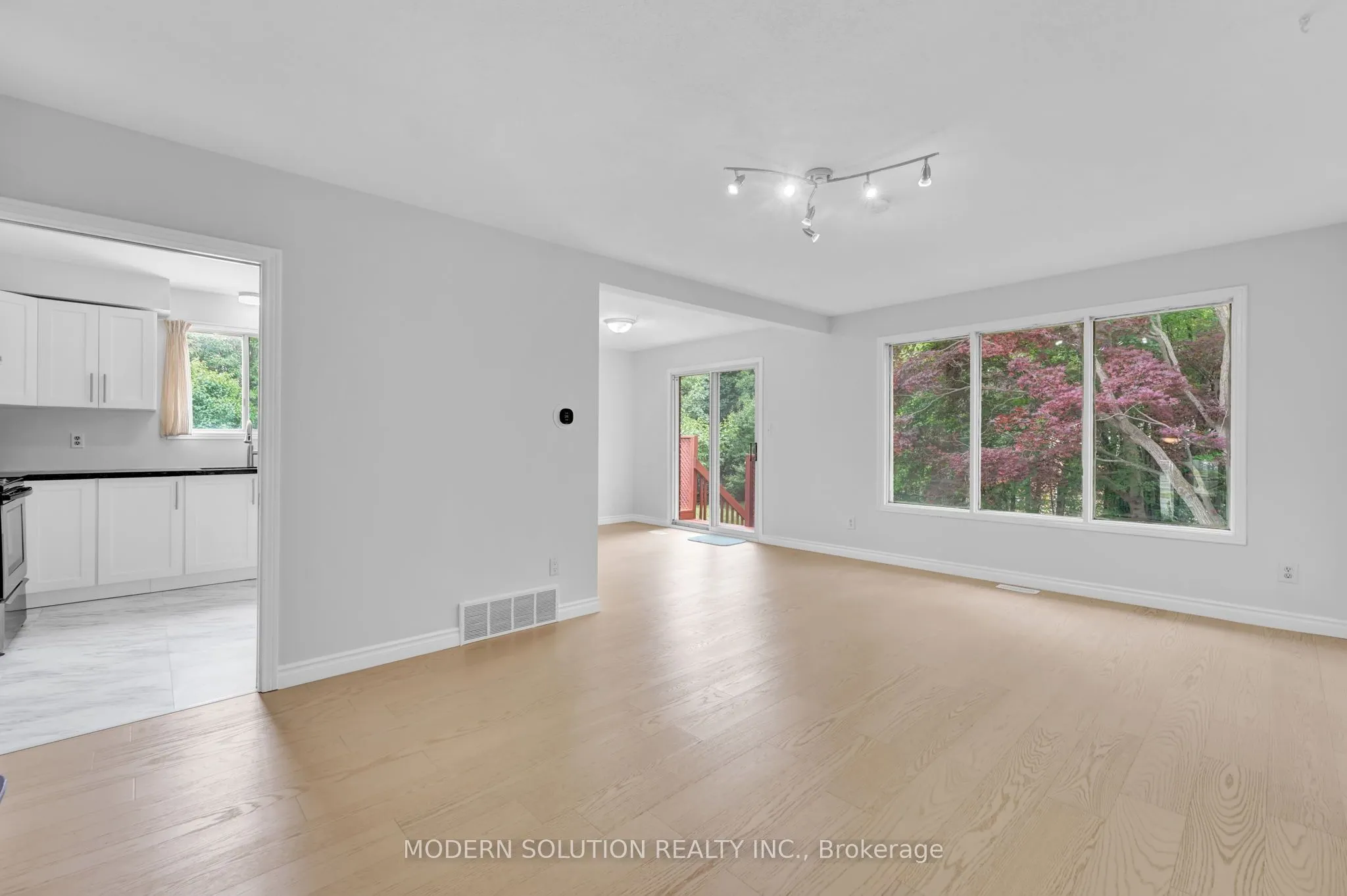 370A Churchill Court