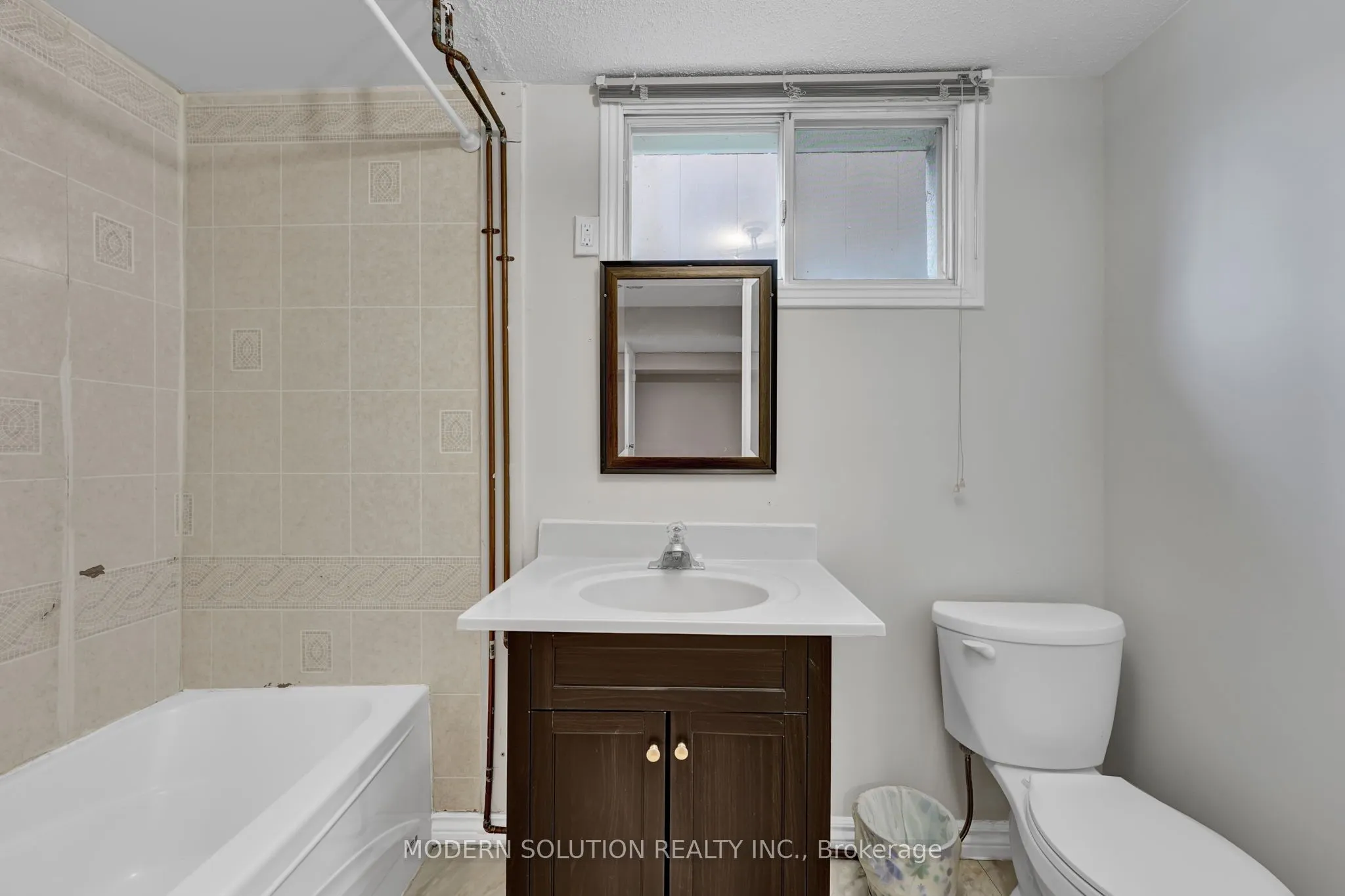 370A Churchill Court