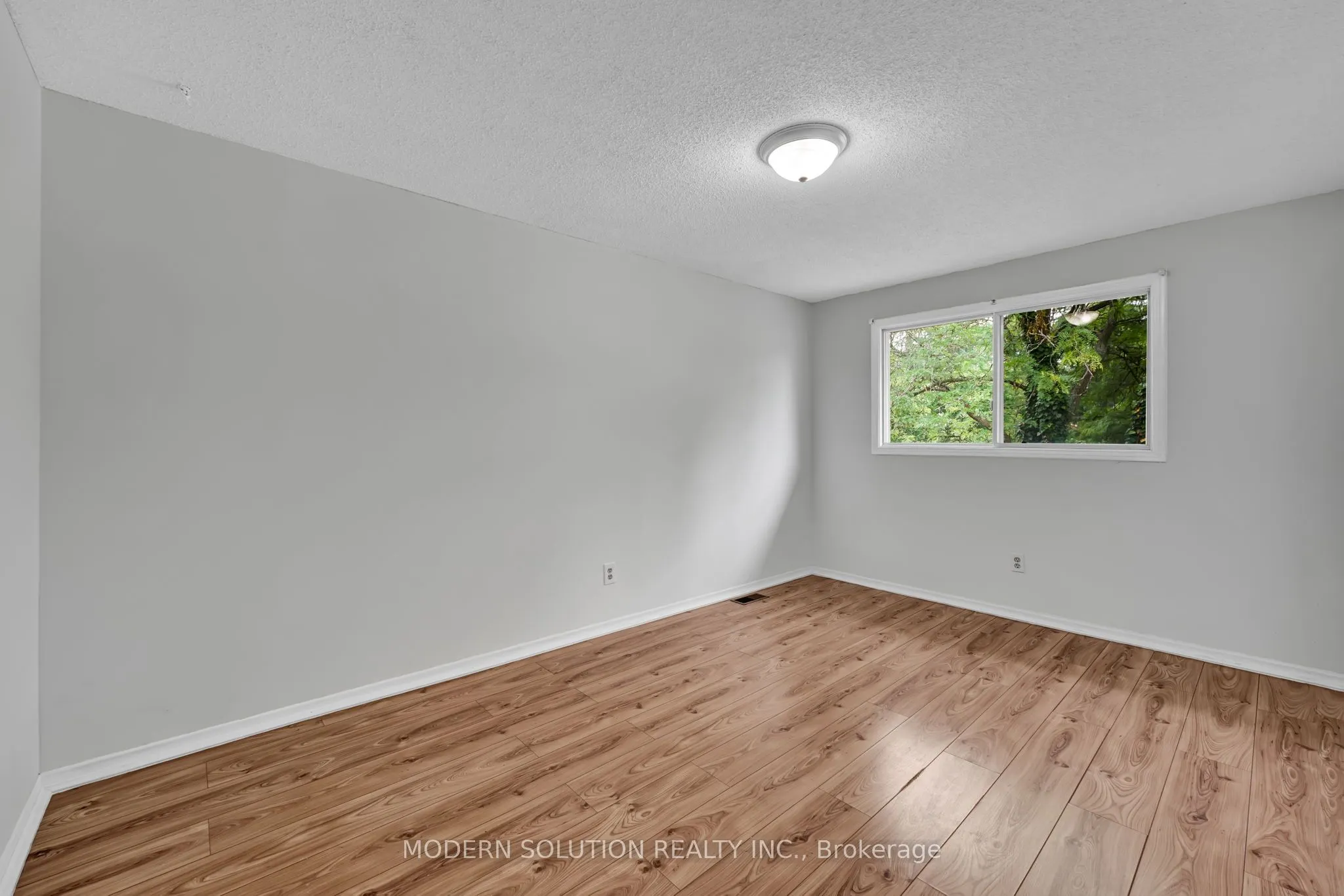 370A Churchill Court