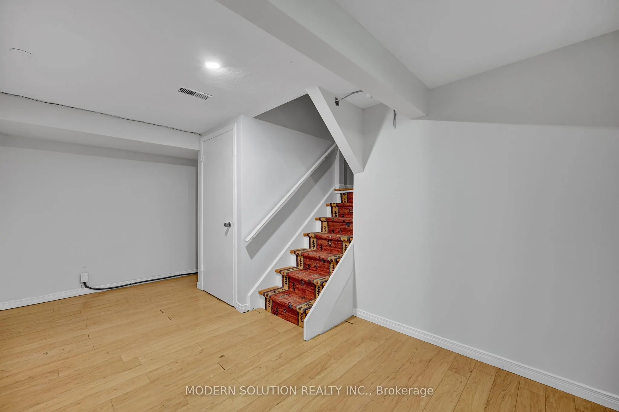 370A Churchill Court