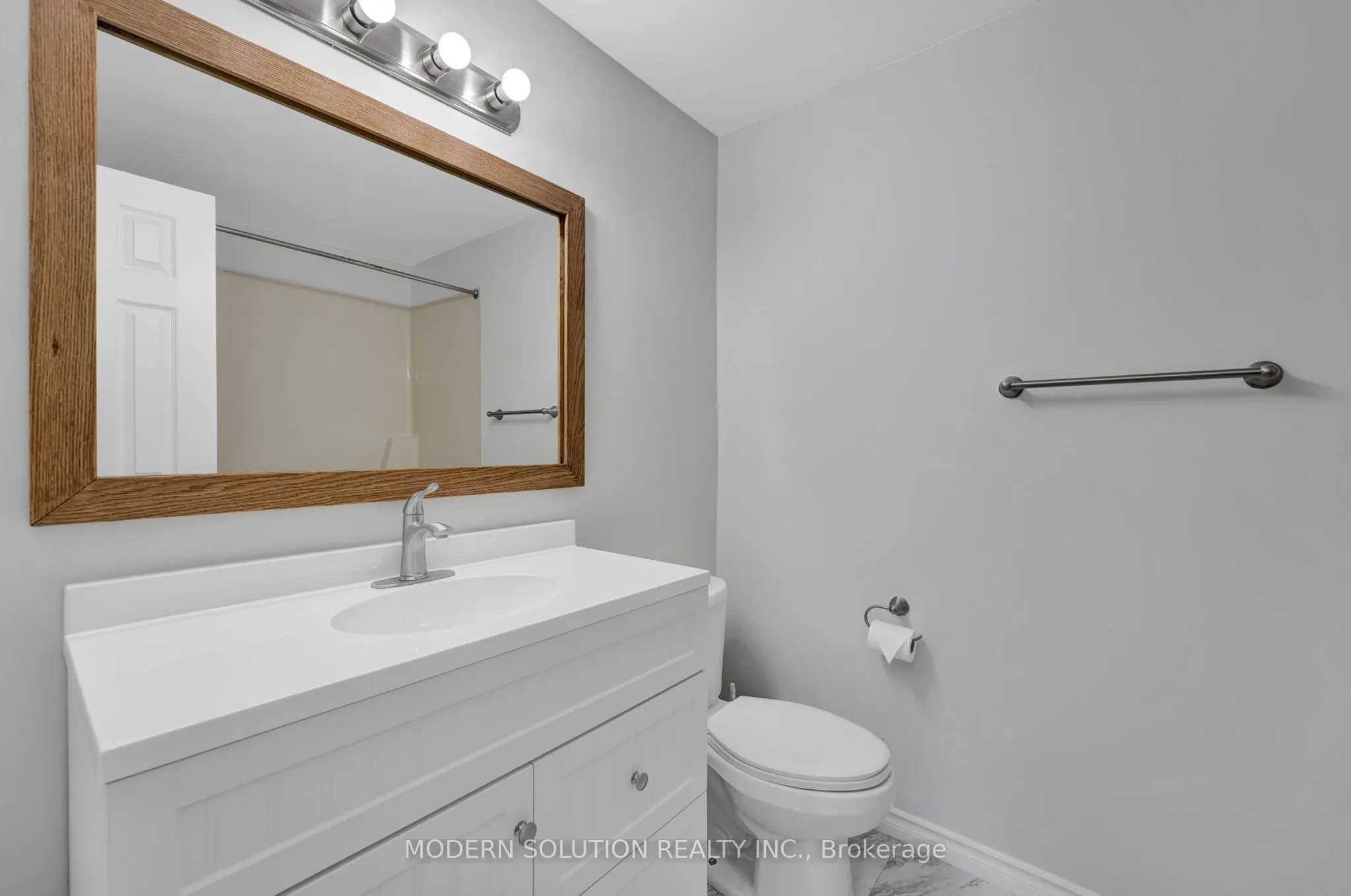 370A Churchill Court