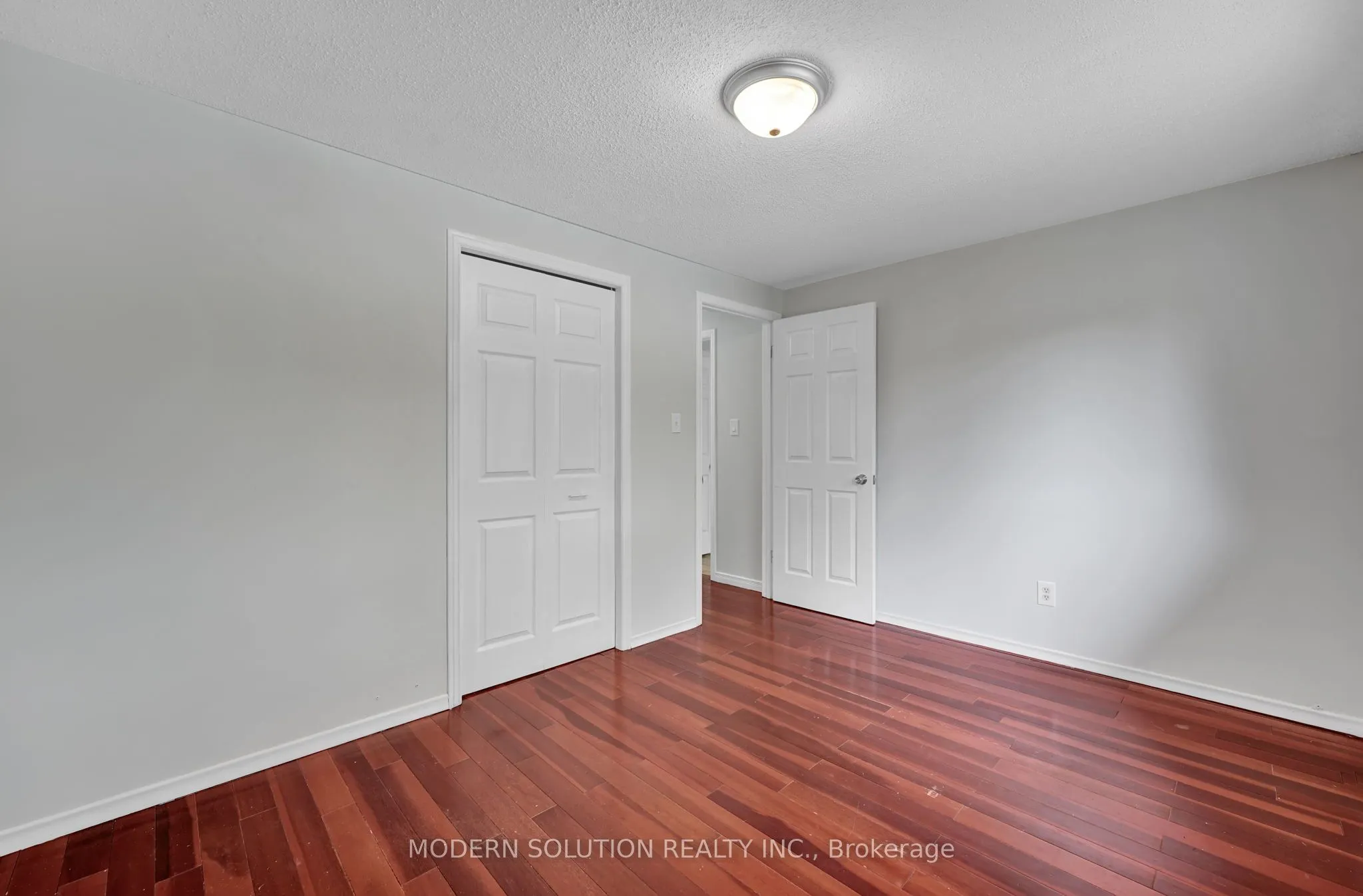 370A Churchill Court
