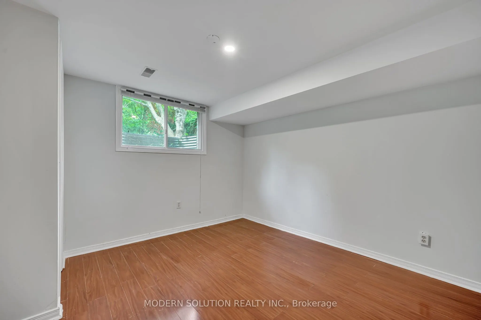 370A Churchill Court