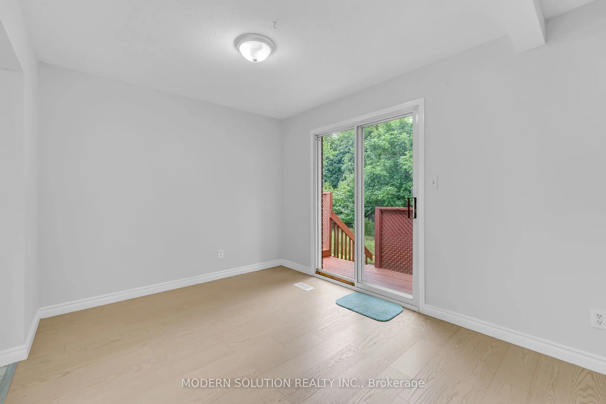370A Churchill Court